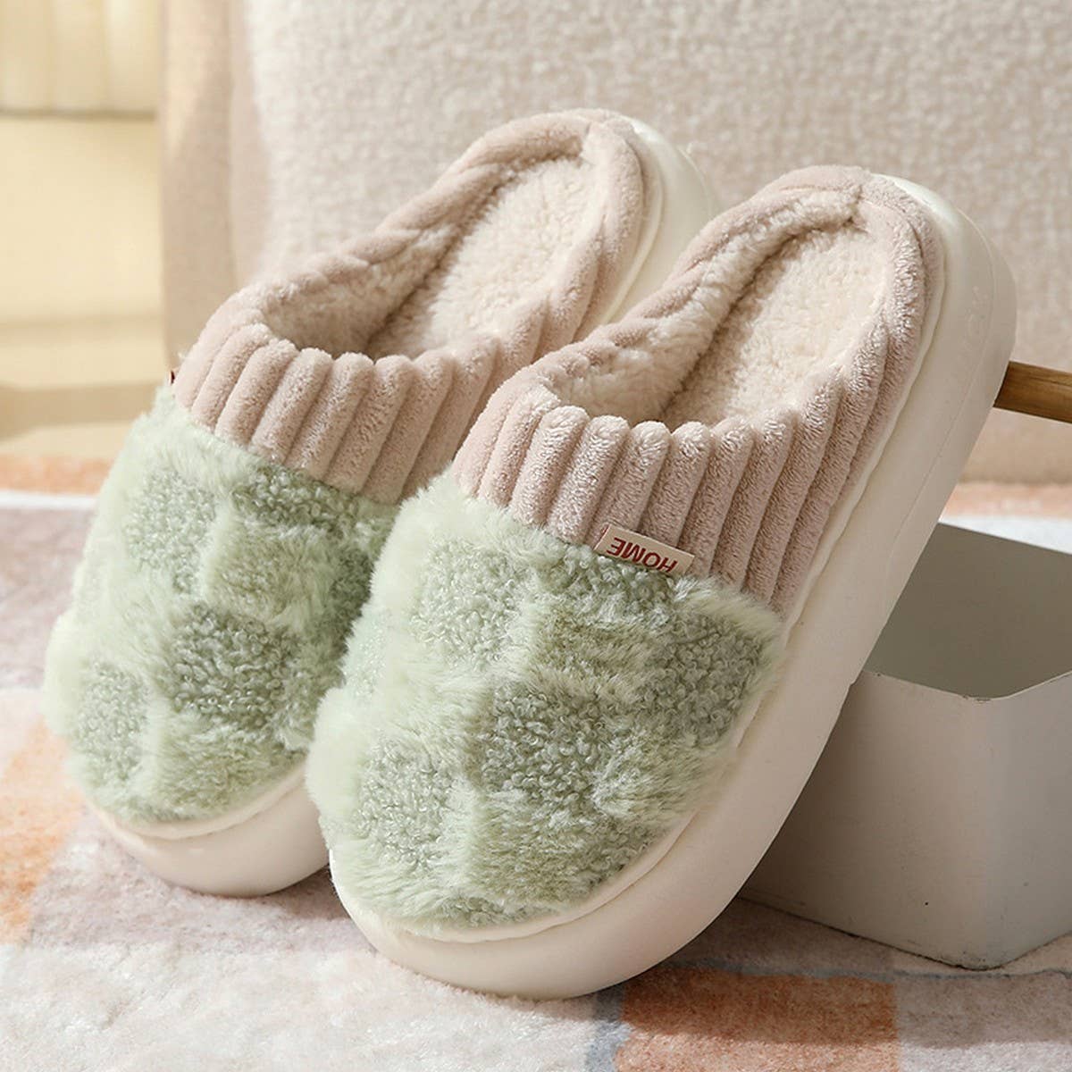 CHECKERED FUZZY WARMIES SLIPPERS_CWSHS0270: White / (8) 1