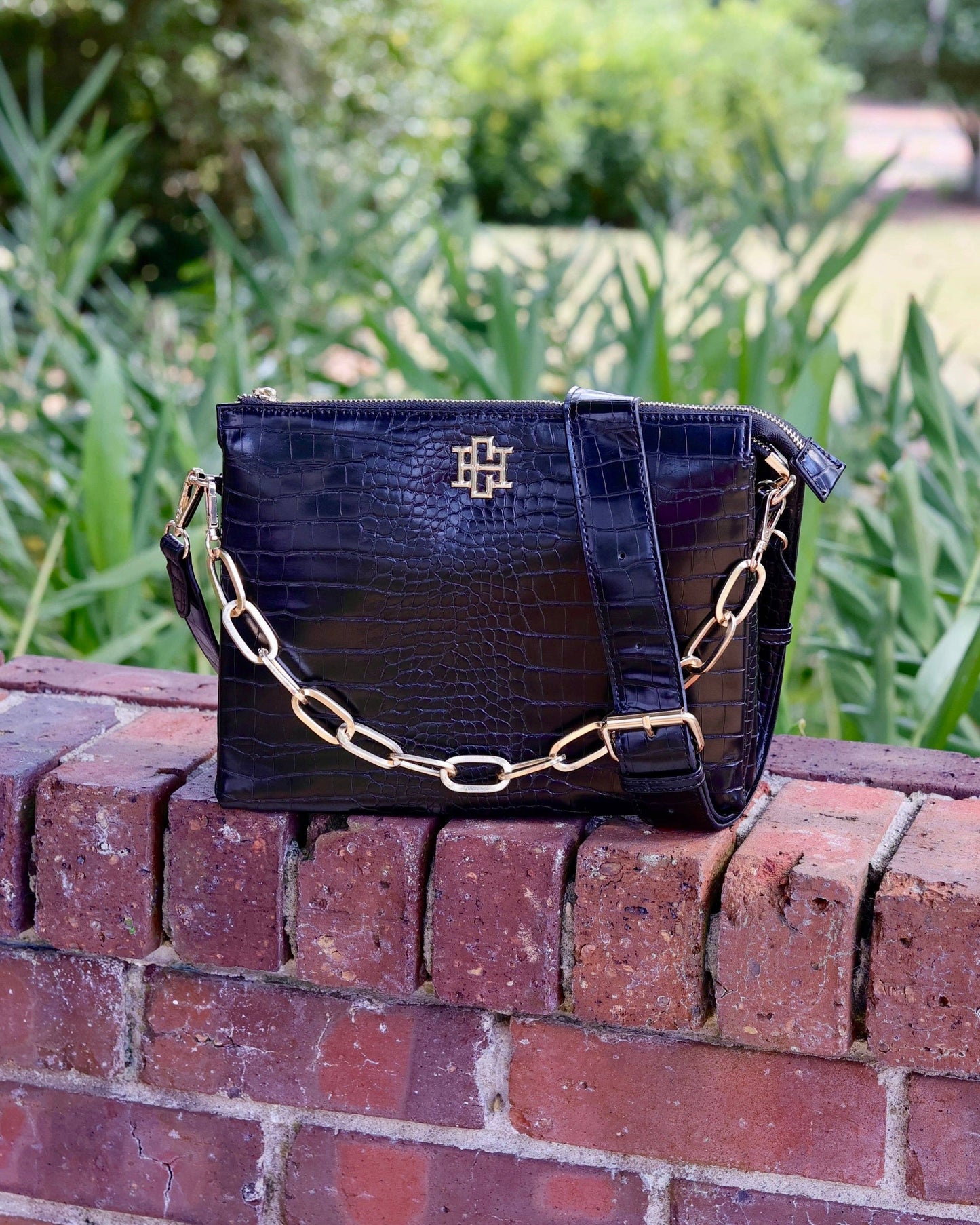 Ariana Crossbody Black EC: Default