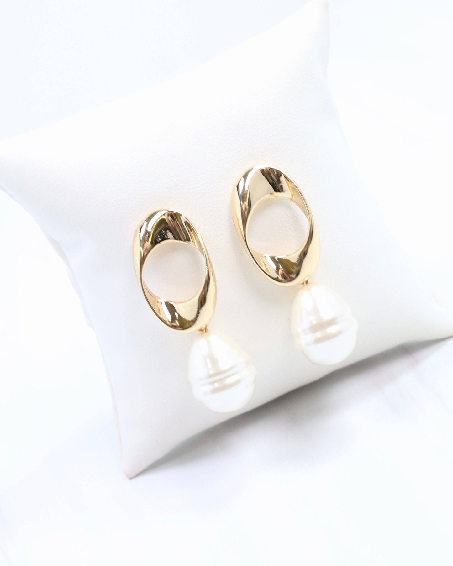 Princess Gold and Pearl Drop Earring Gold: Default