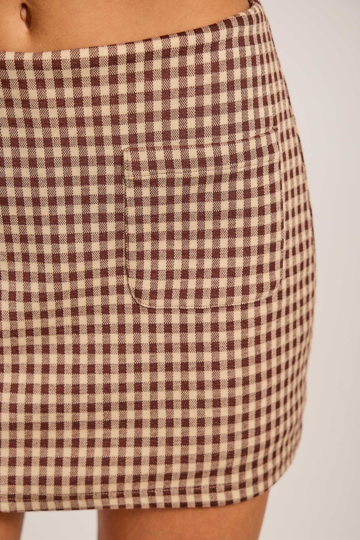 Mini Fitted Gingham Print Skort With Front Pockets: BROWN / L