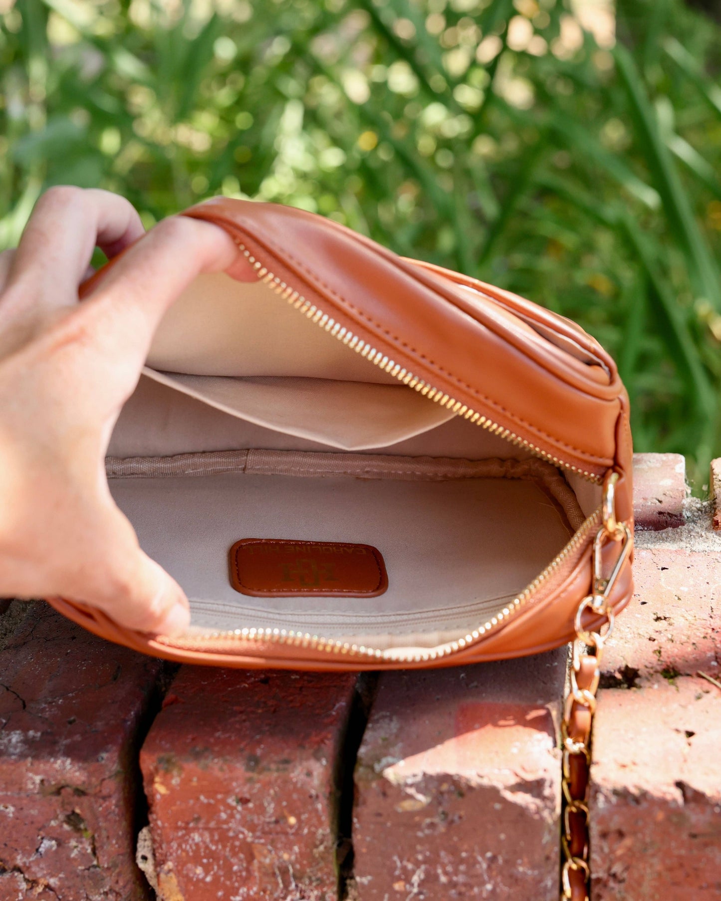Fiona Crossbody Saddle LD: Default