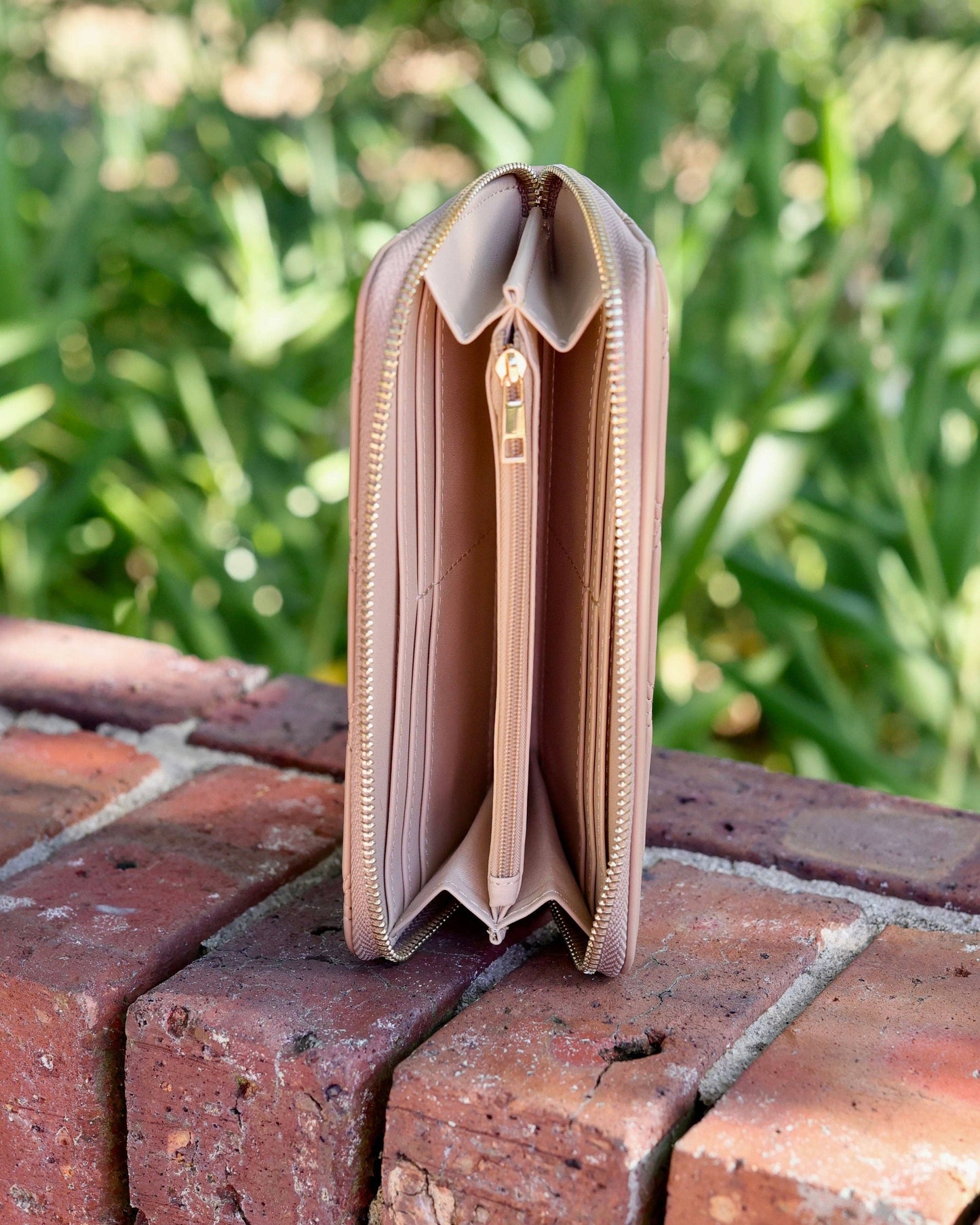 Penelope Wallet Latte DQ: Default