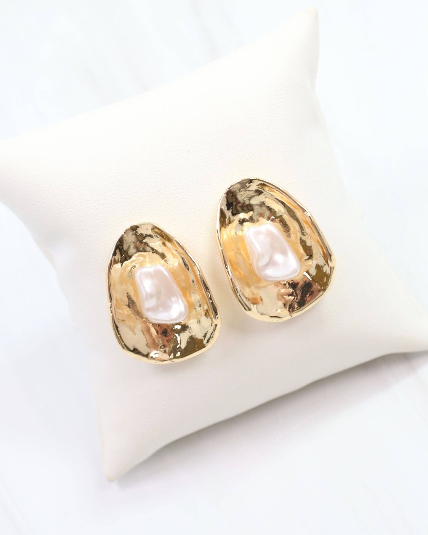 Dauphine Gold and Pearl Post Earring Gold: Default