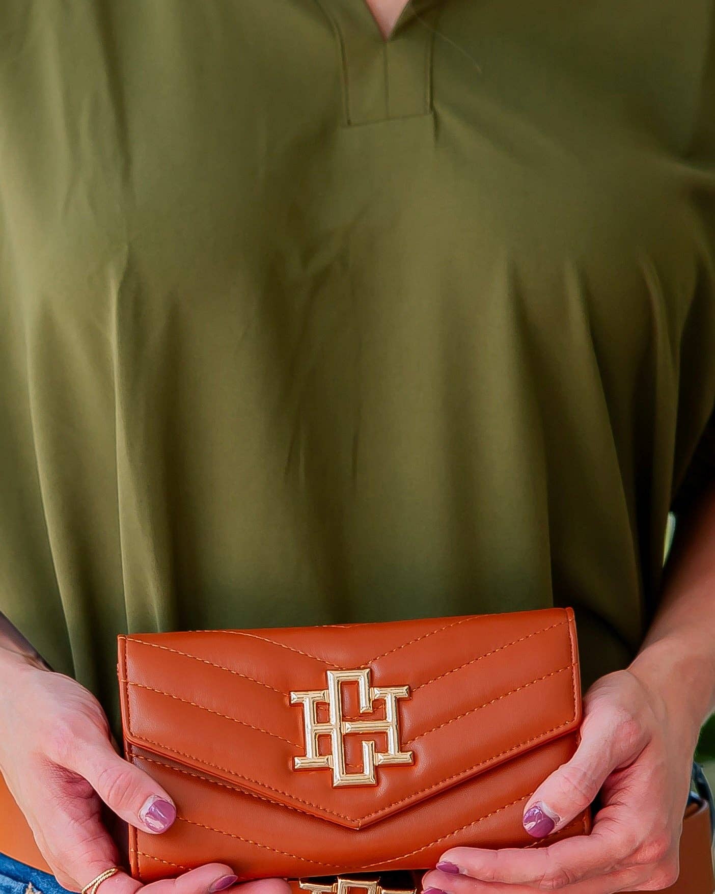 Carlington Clutch/Crossbody Saddle VQ: Default