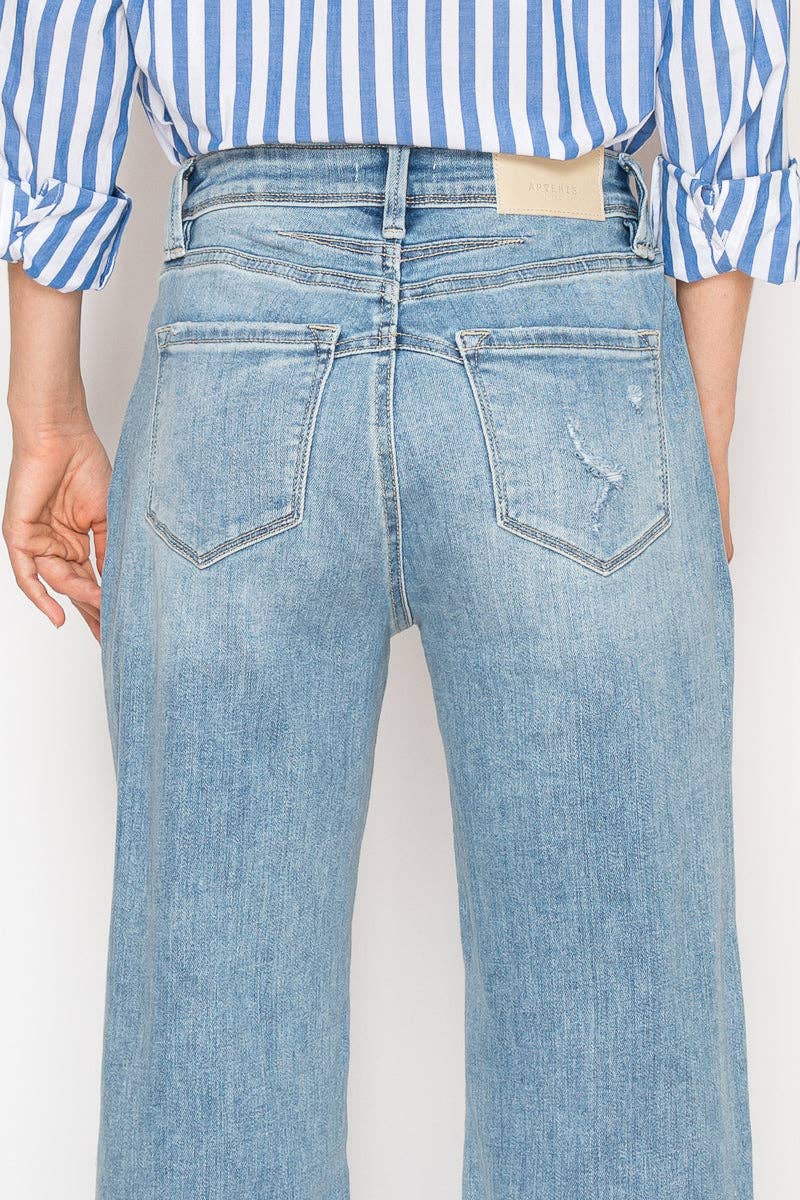 Corset Ultra High Rise Modern Wide Jeans: