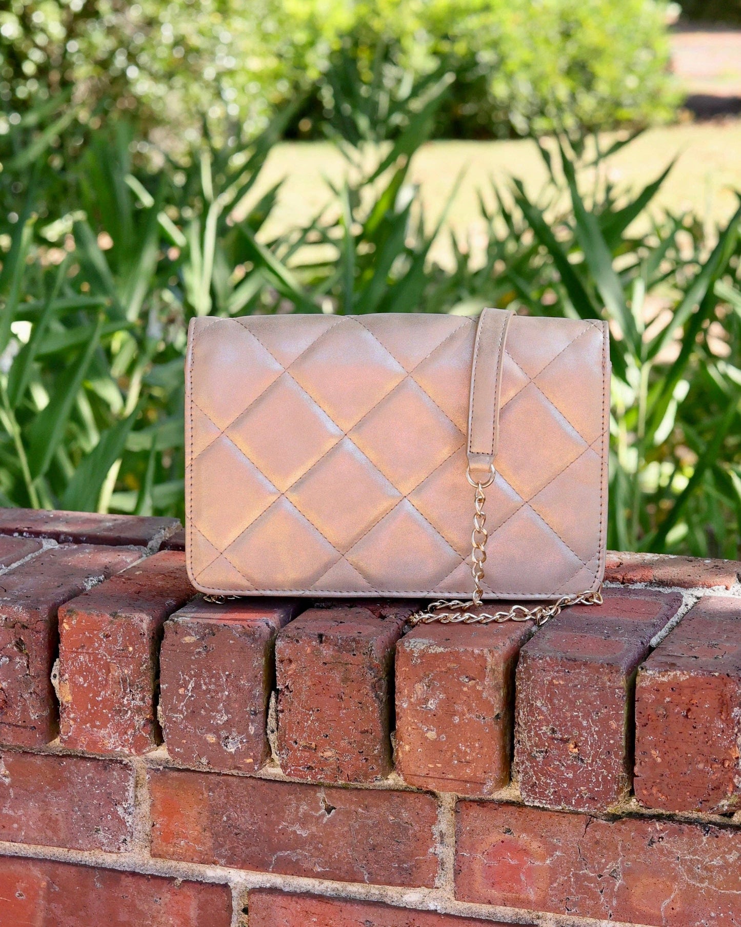Bryn Clutch/Crossbody Gold Shimmer LD: Default