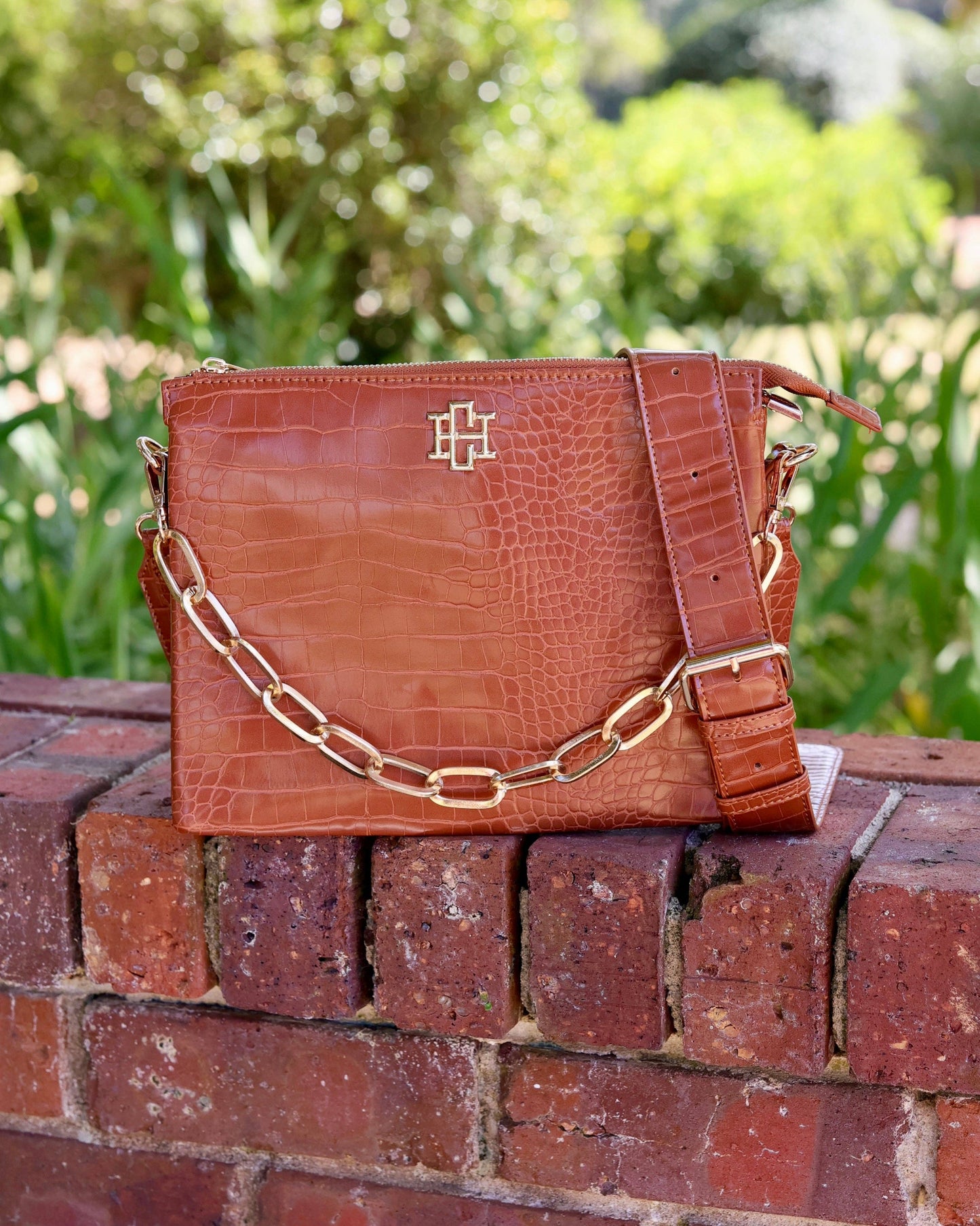 Ariana Crossbody Saddle EC: Default