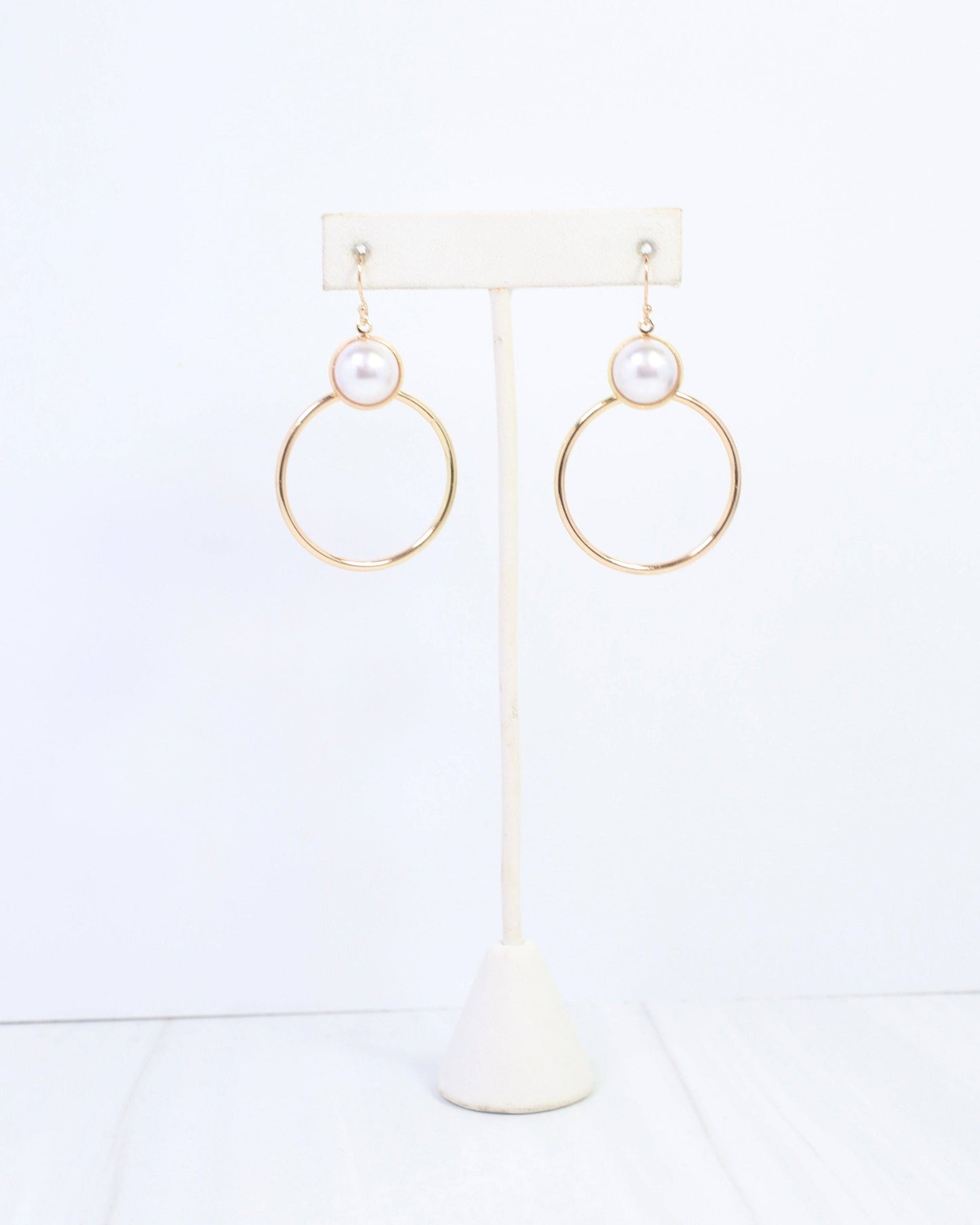 Clementine Circle Pearl Dangle Earring Gold: Pre Order