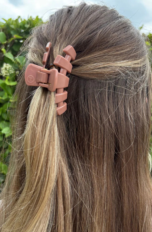 Classic Mocha Mousse Clips