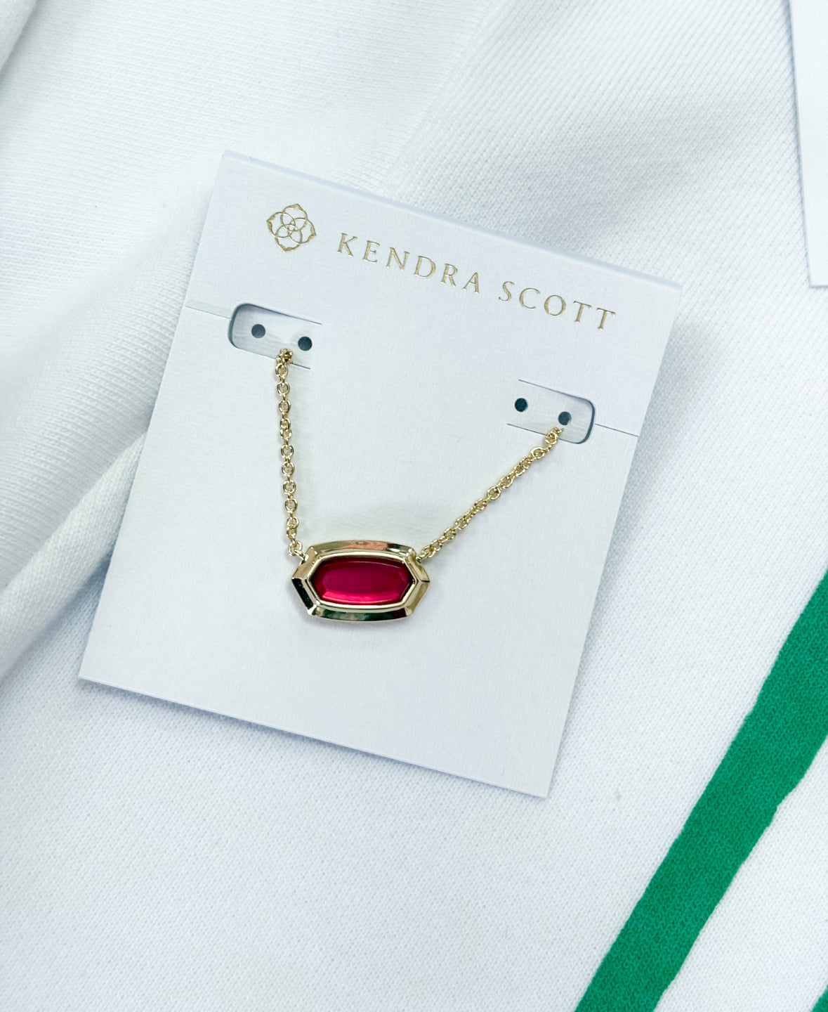 Gold Carmine Red Illusion