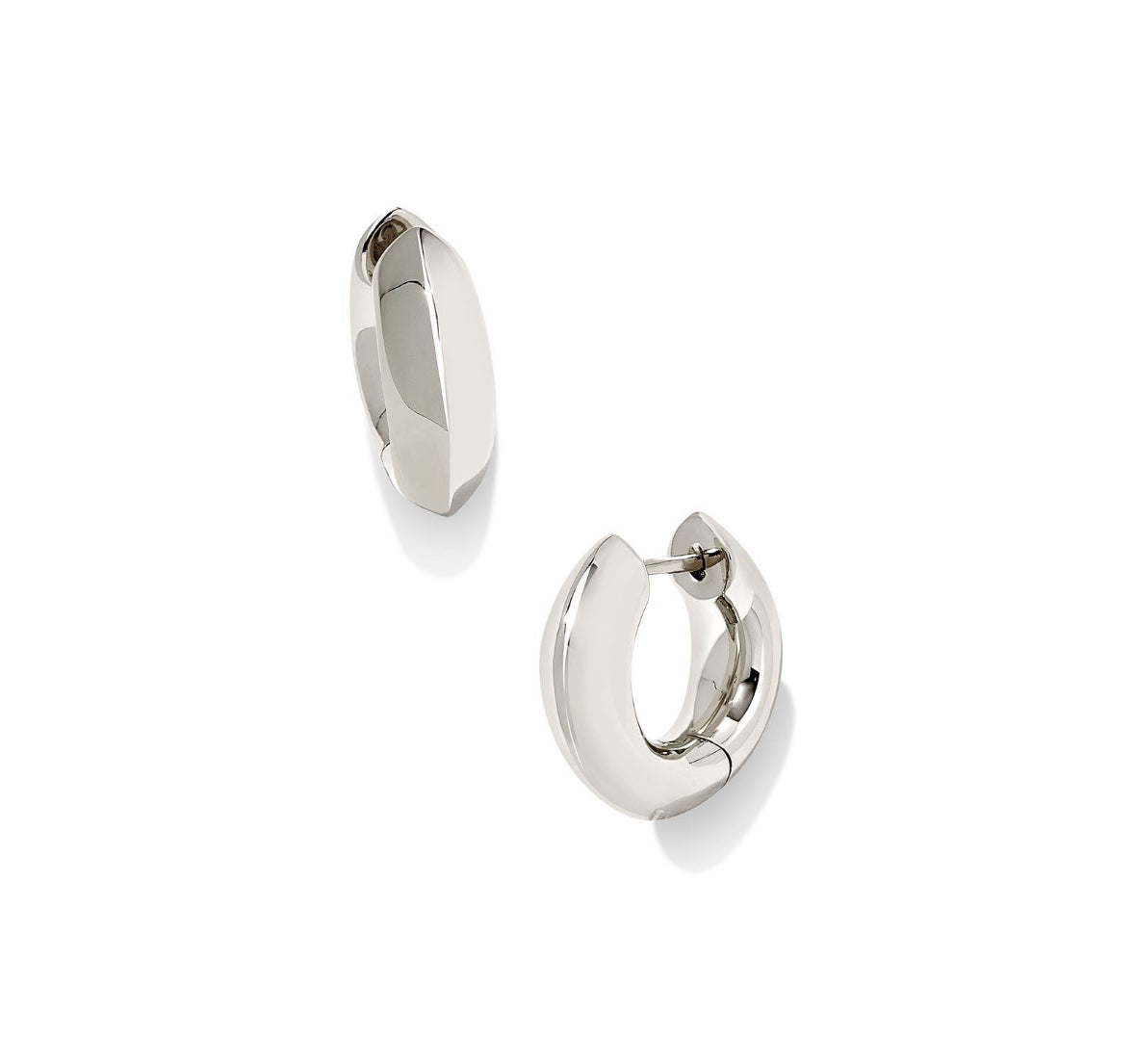 Mikki Metal Huggie Earrings – Polished Silver