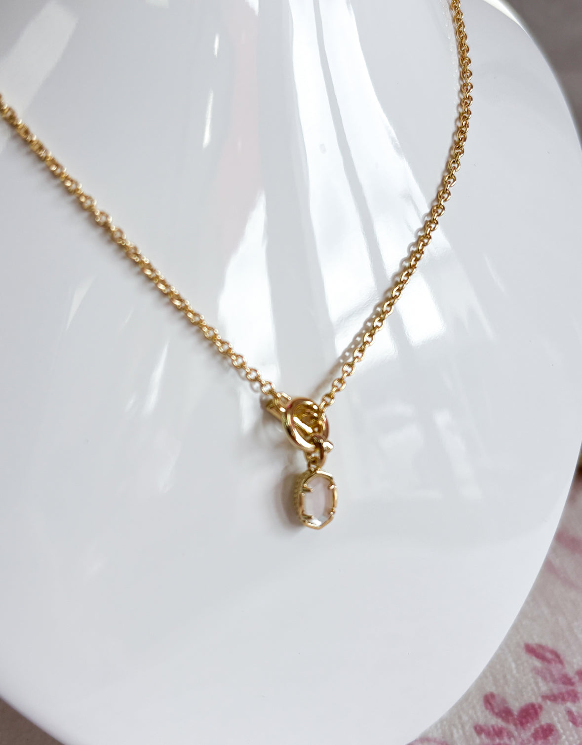 Mini Elisa Toggle Short Pendant Necklace Mother Of Pearl