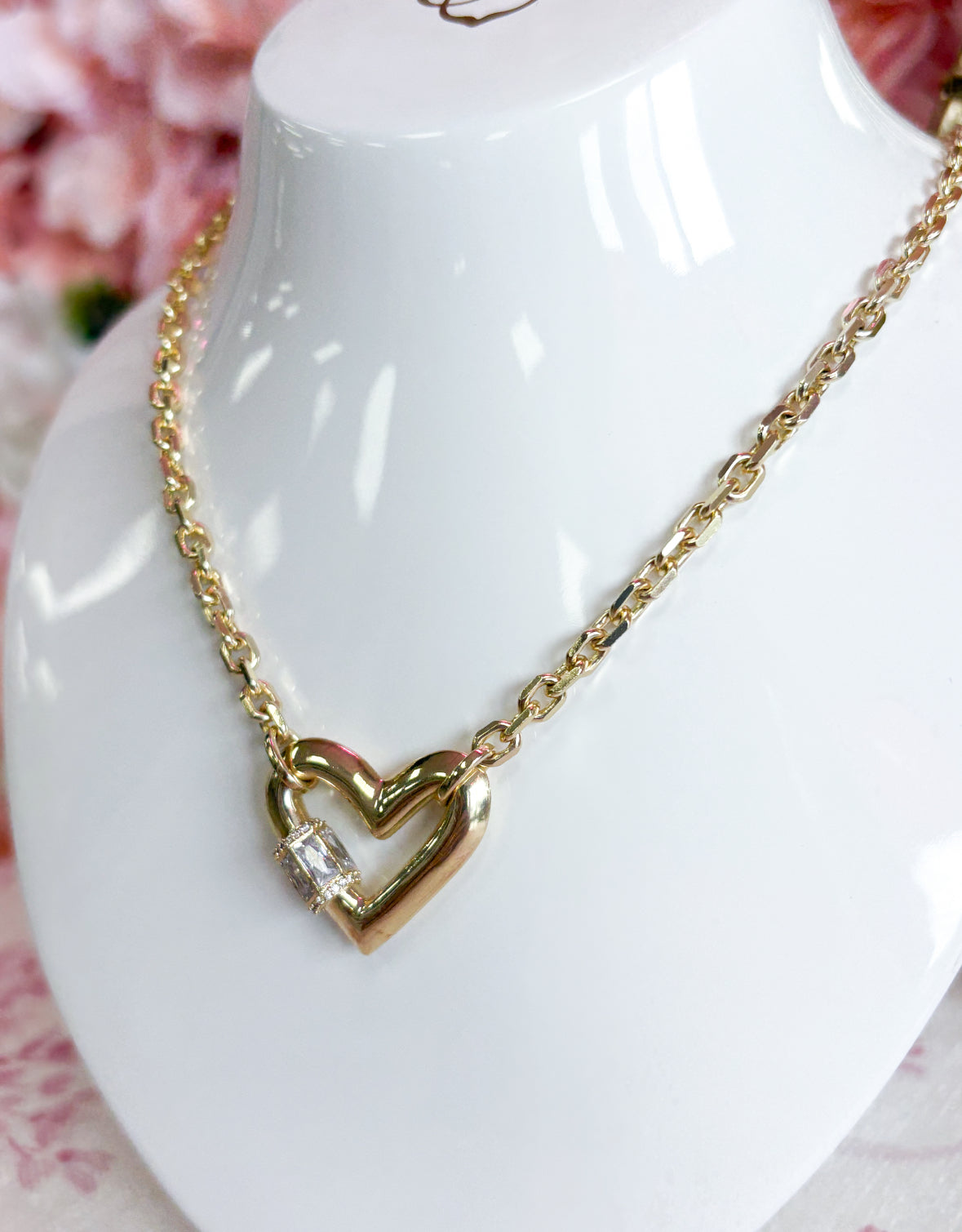 Emery Heart Short Pendant Necklace