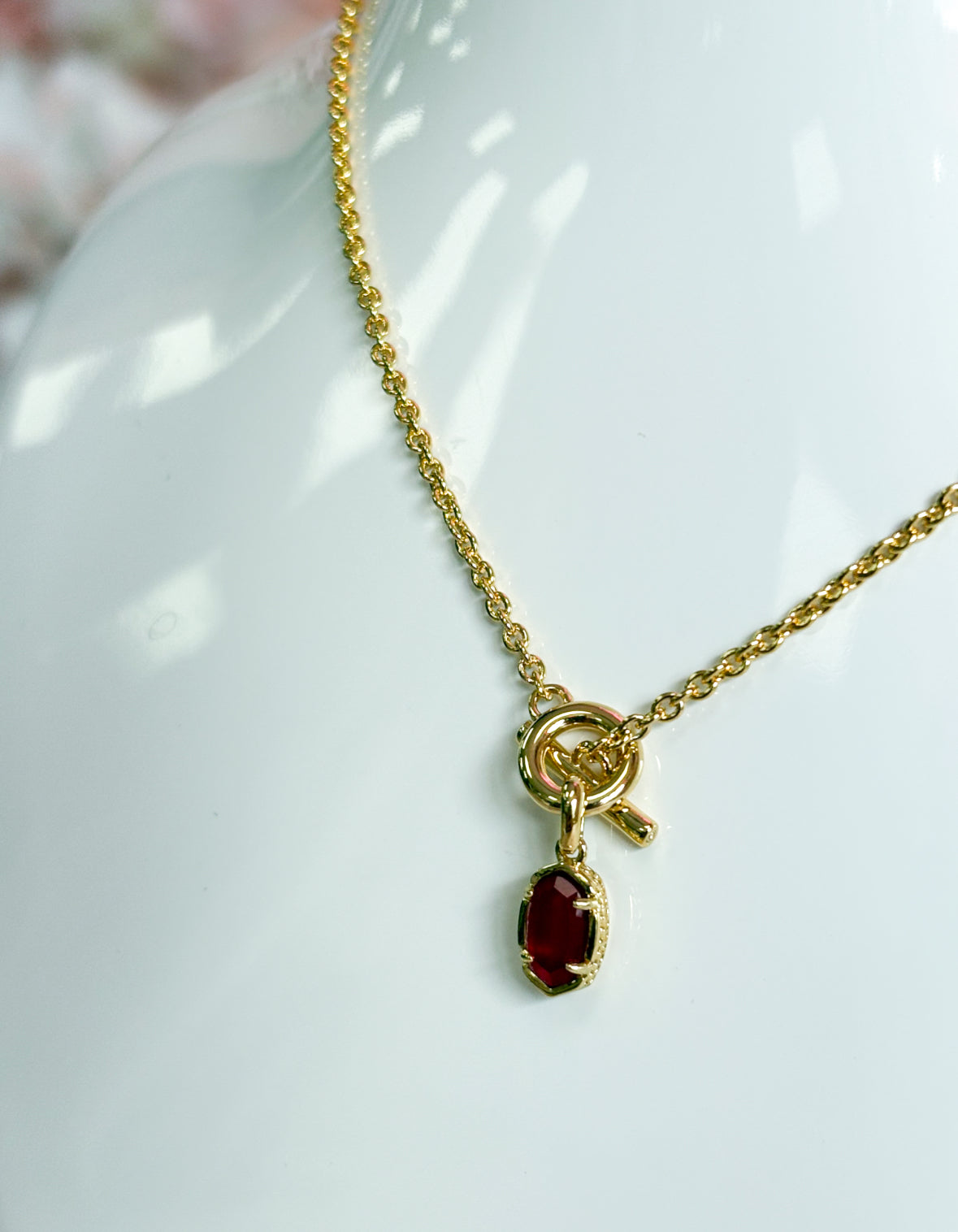 Mini Elisa Toggle Short Pendant Necklace Carmine Red Illusion