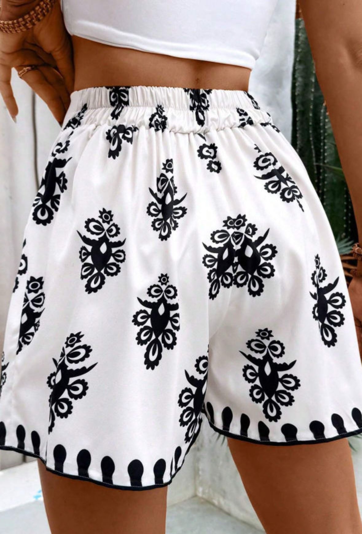 Black Tribal Geometric Print Belted High Waist Casual Shorts