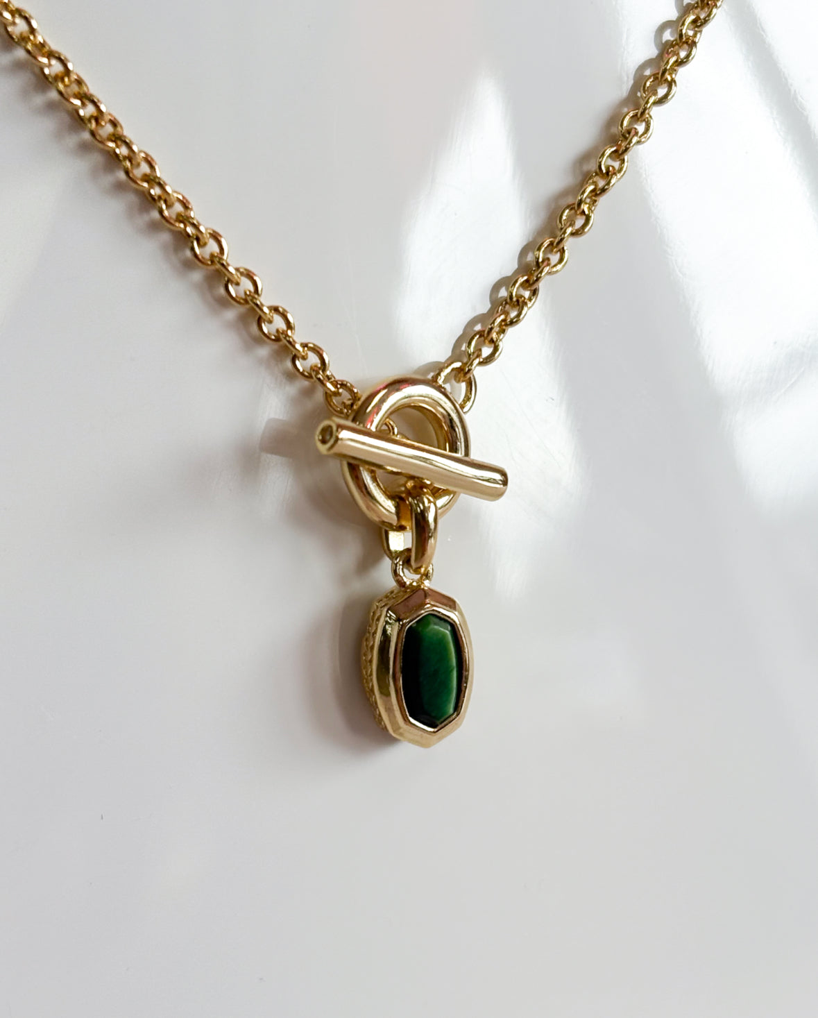 Mini Elisa Toggle Short Pendant Necklace Green Tigers Eye