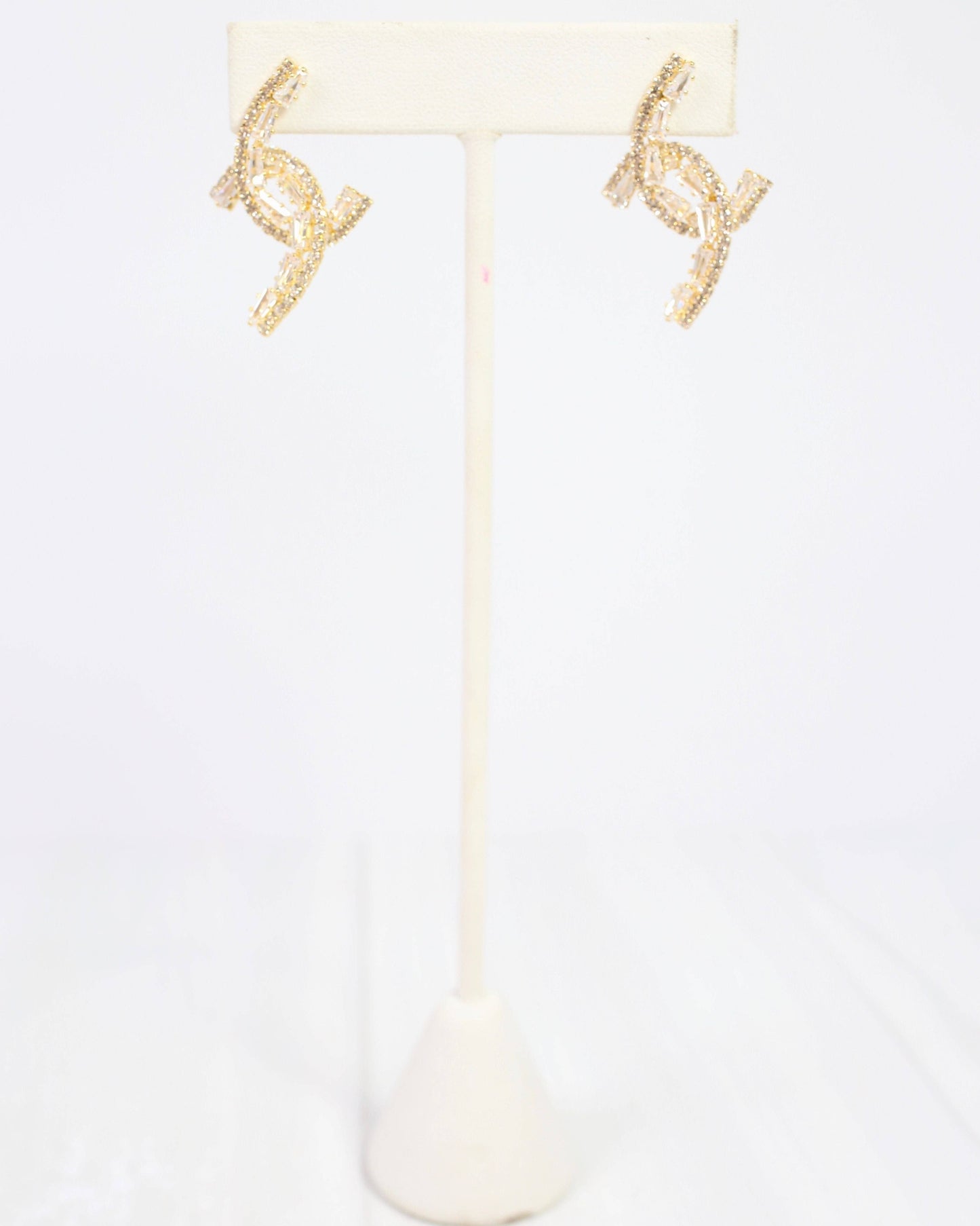 Do the Twist Crystal Earring Gold: Default