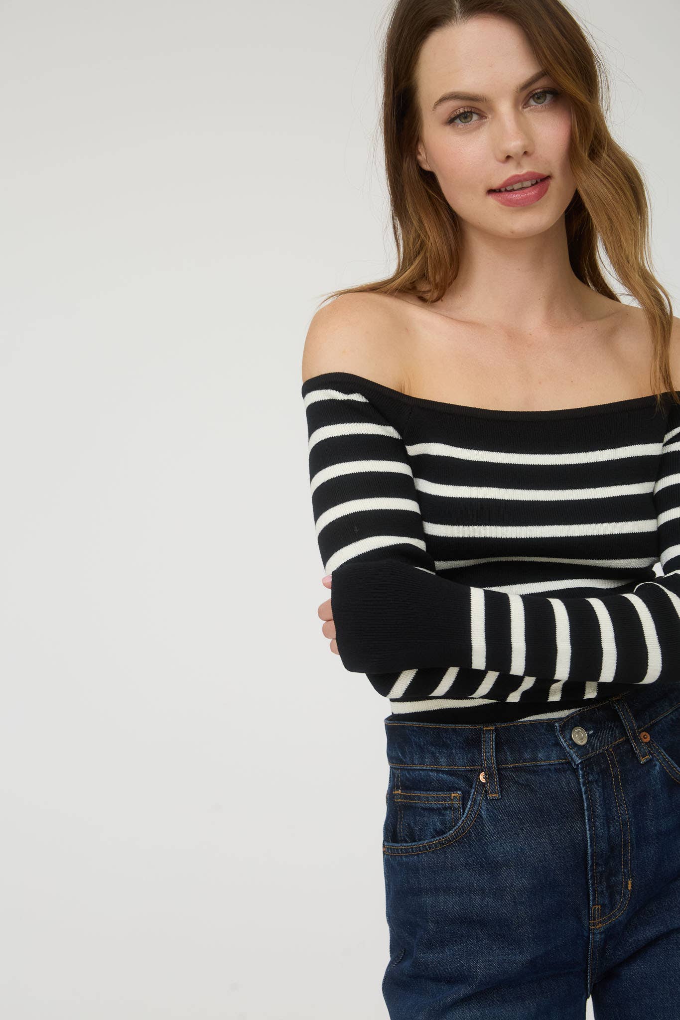 STRIPE OFF THE SHOULDER LONG SLEEVE KNIT SWEATER: NAVY