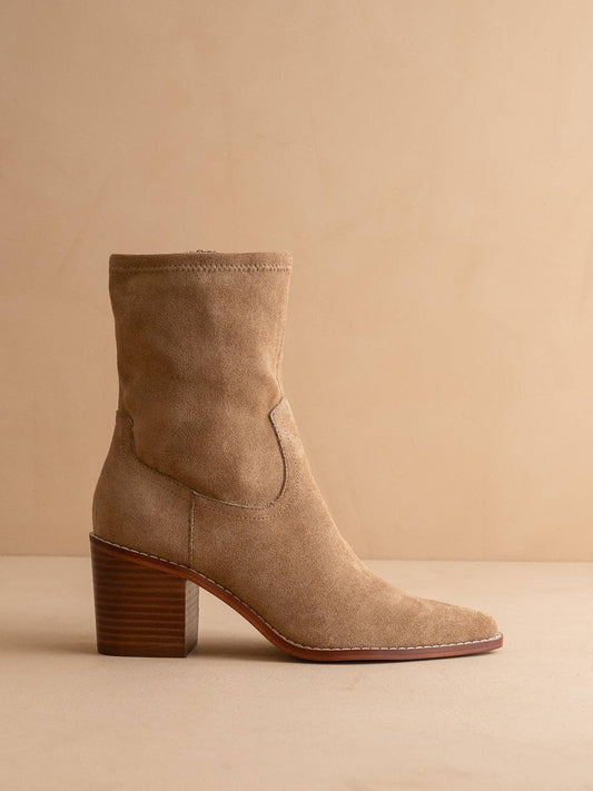 The Vienna | Latte Sleek ankle hugging bootie: LATTE / 10