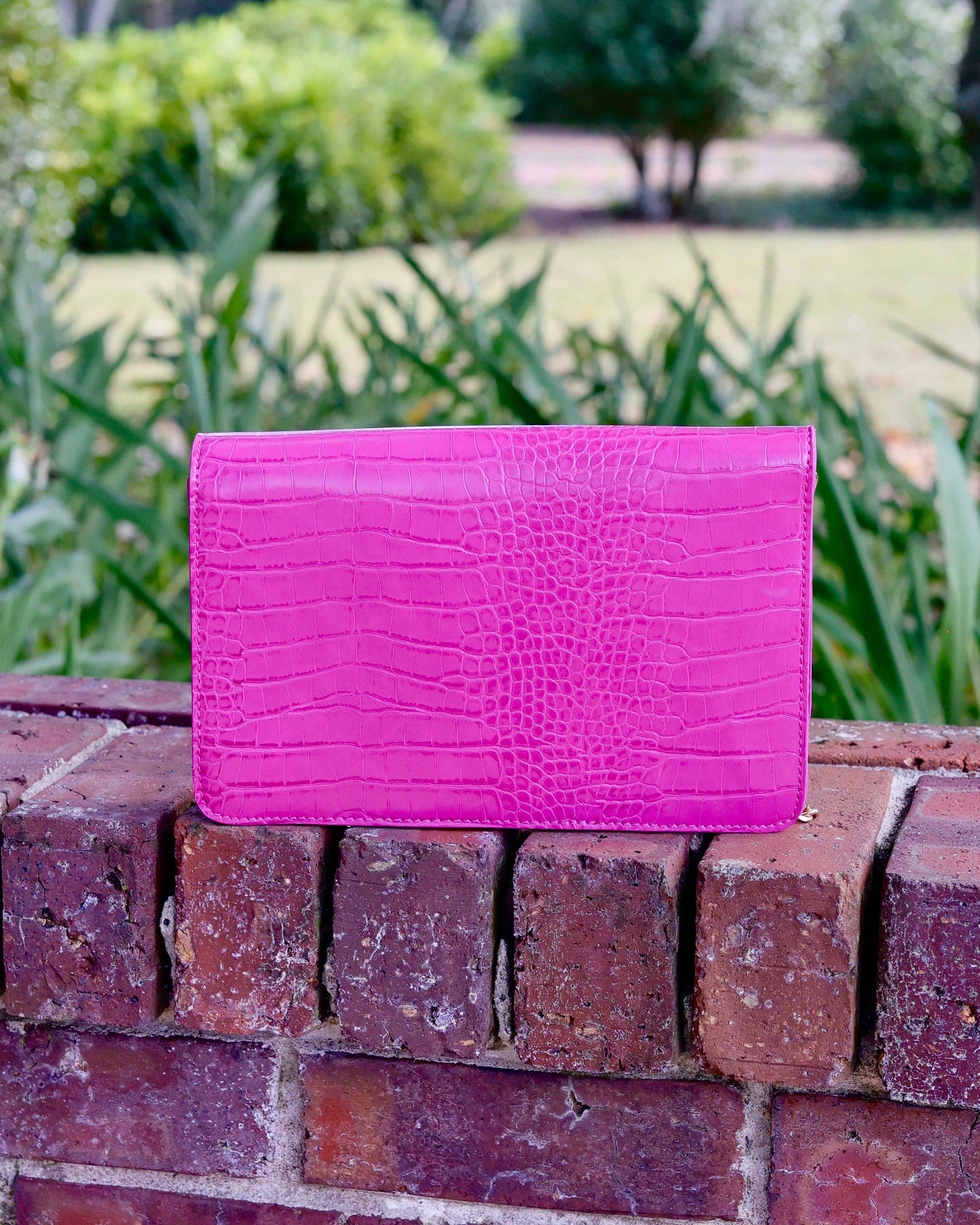 Bryn Clutch/Crossbody Hot Pink EC: Default