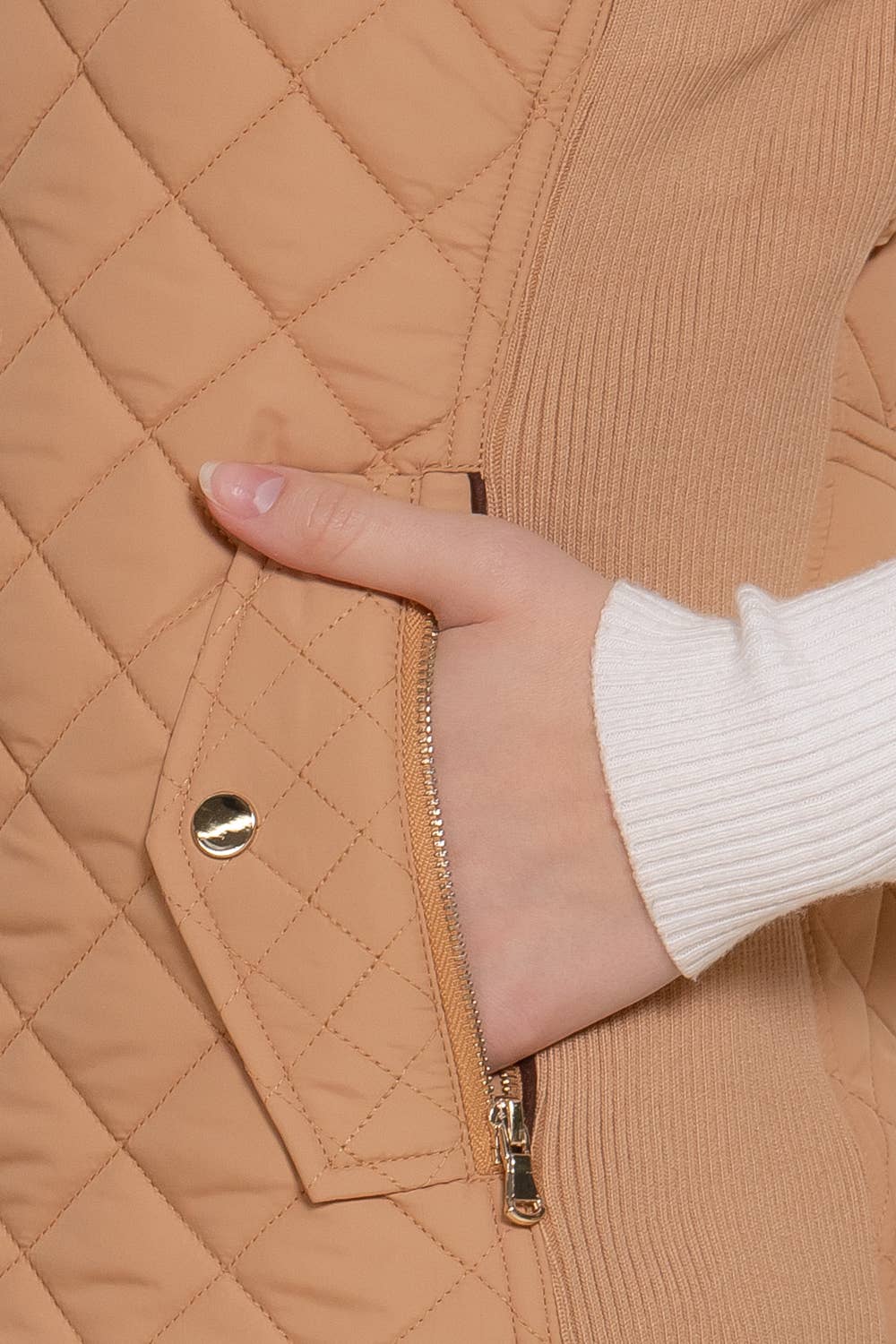 Suede Piping Detail Rib Quilted Padding Vest: TPE-pale taupe / L