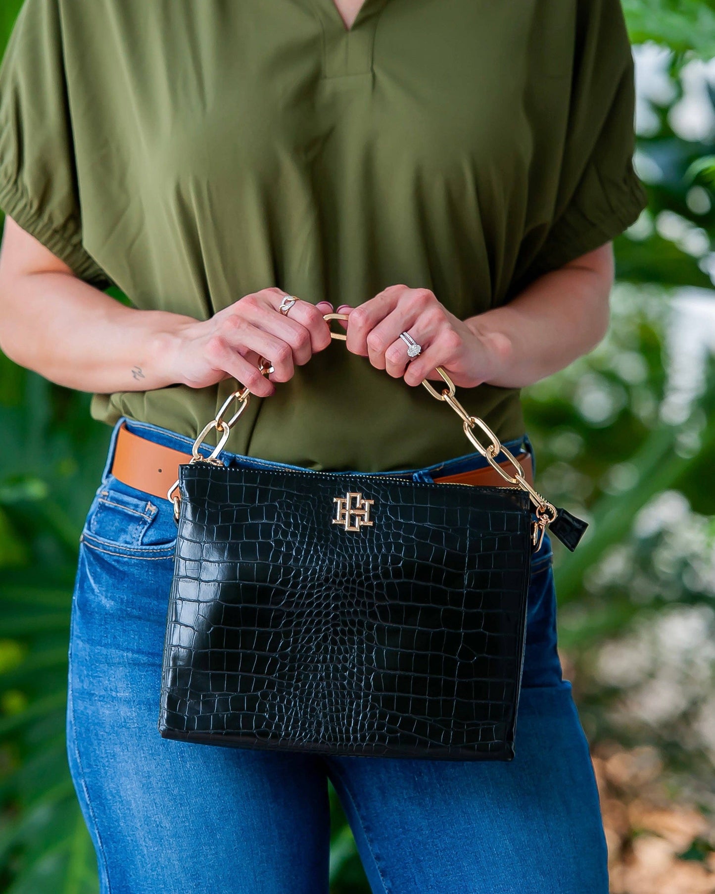 Ariana Crossbody Black EC: Default