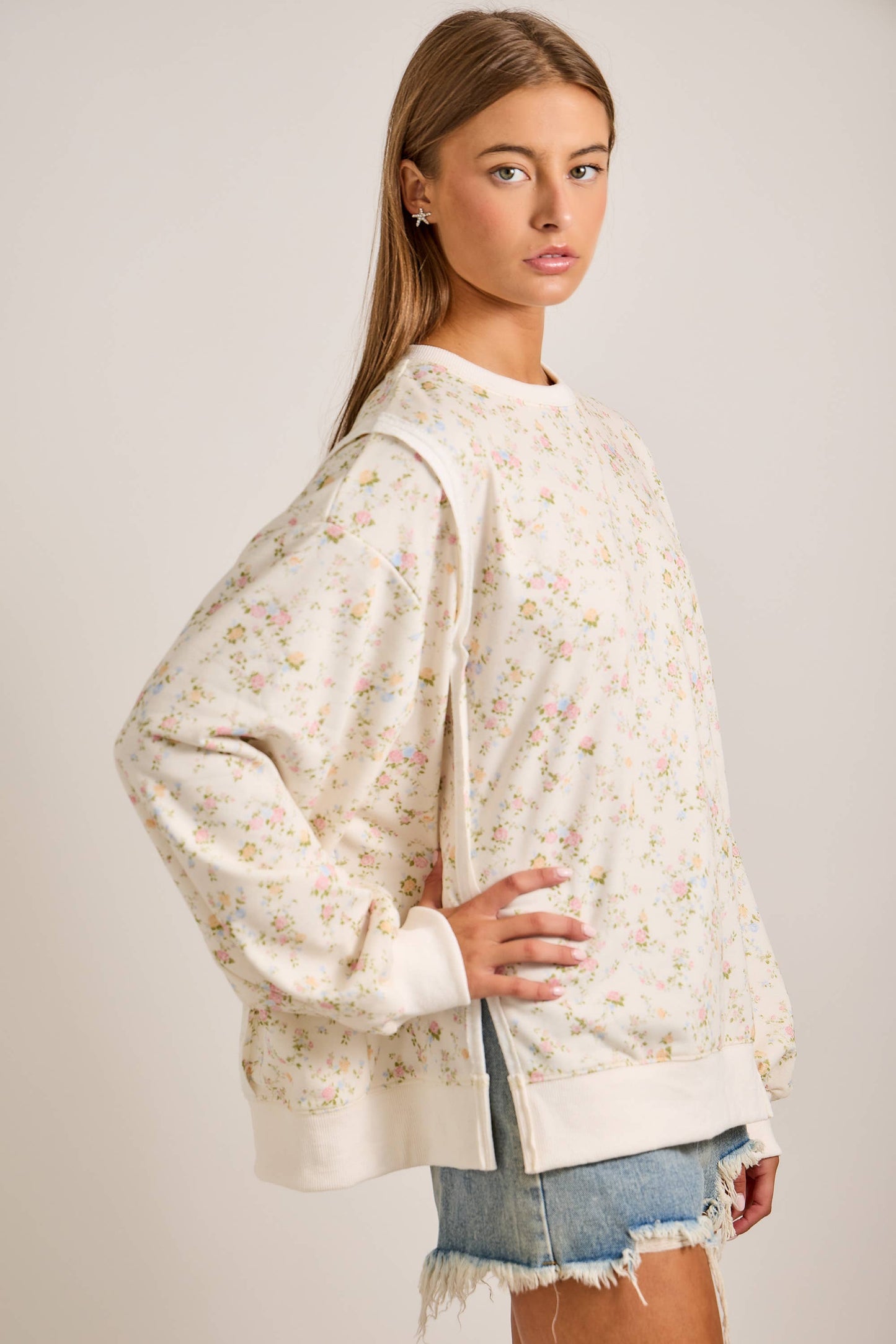 Ivory Floral Print Sweatshirt with Relaxed Fit: IVORY