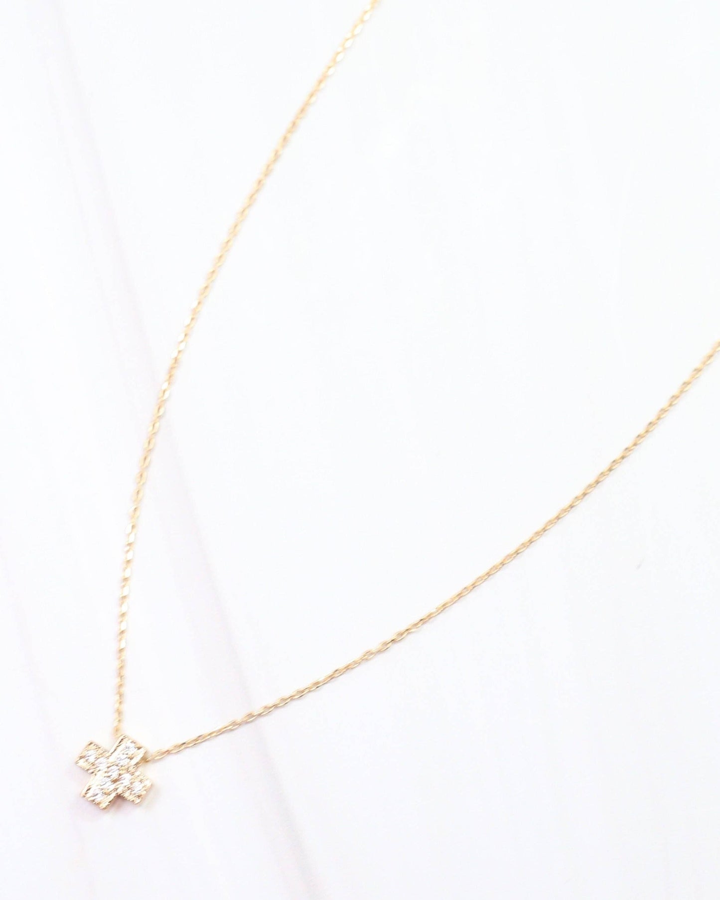 Aria Cross Necklace Gold: Default