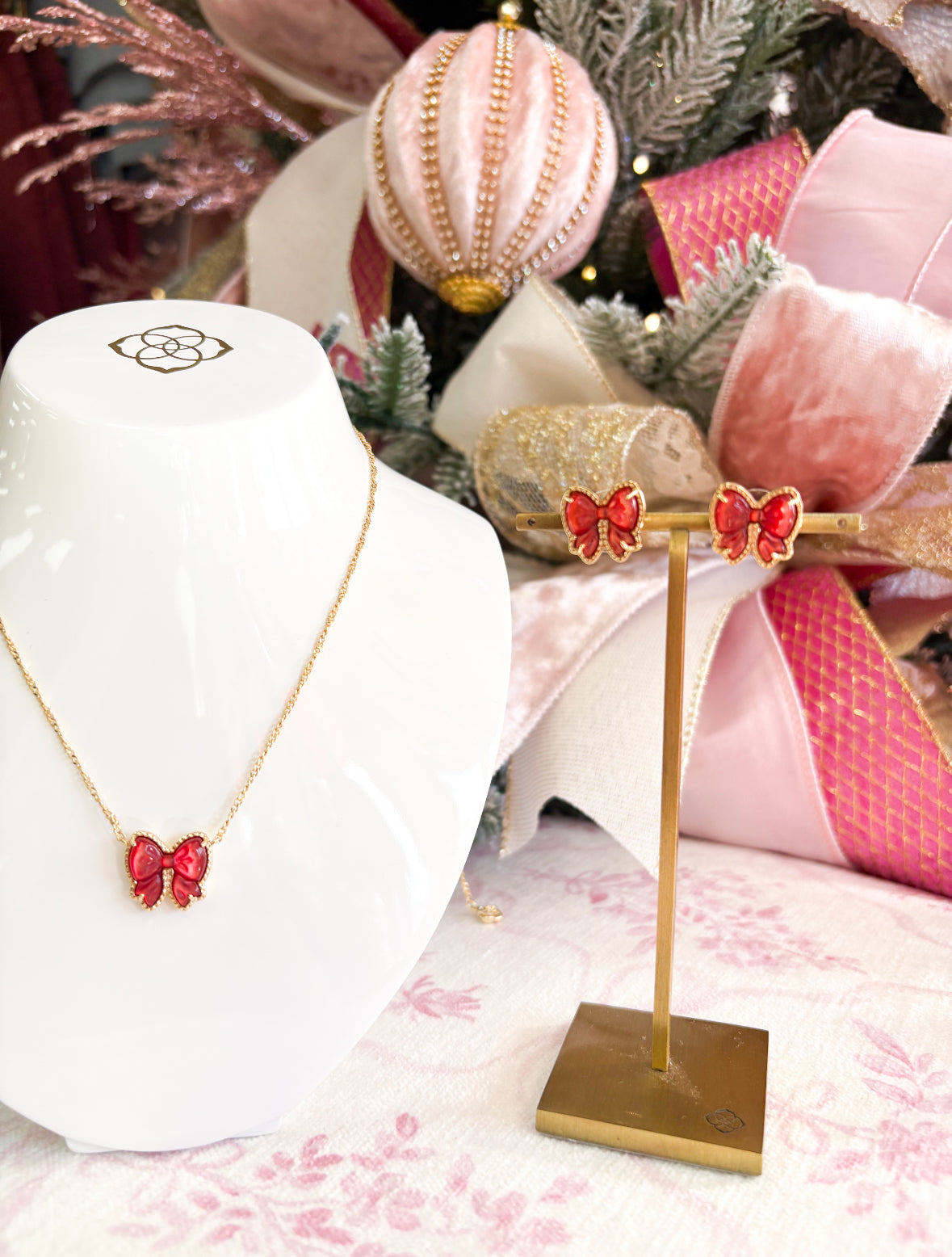 Haley Bow Short Pendant Scarlet Red Mother Of Pearl