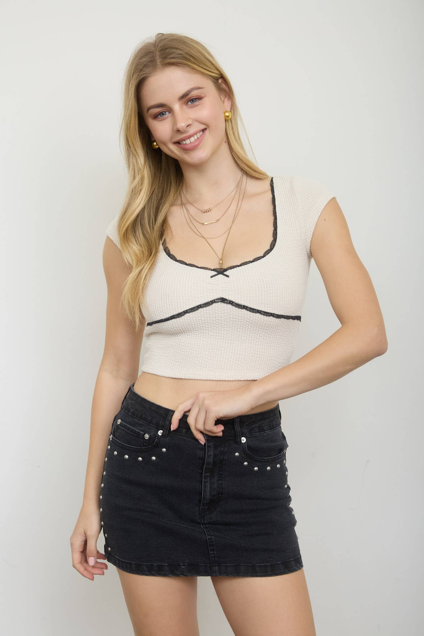 LACE TRIM RIBBON ACCENT SHORT SLEEVE KNIT CROP TOP: PINK