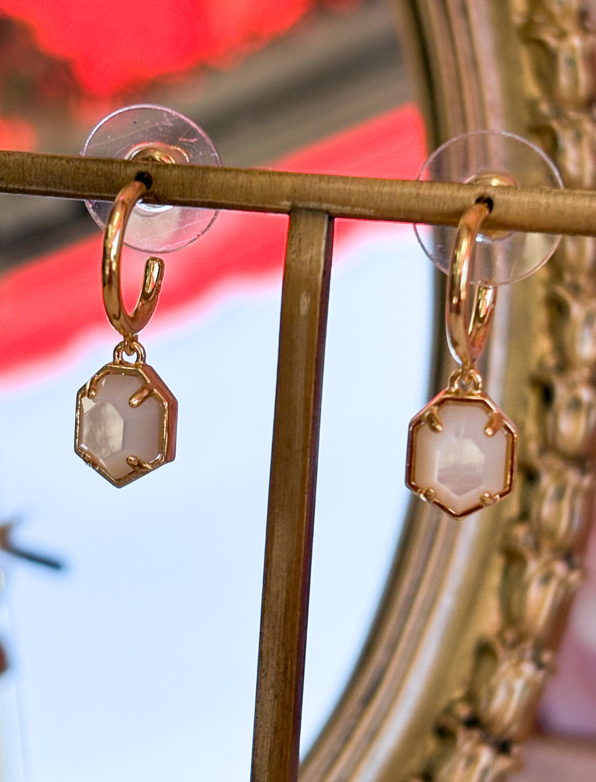 Tomon Huggie Earrings Kendra Scott