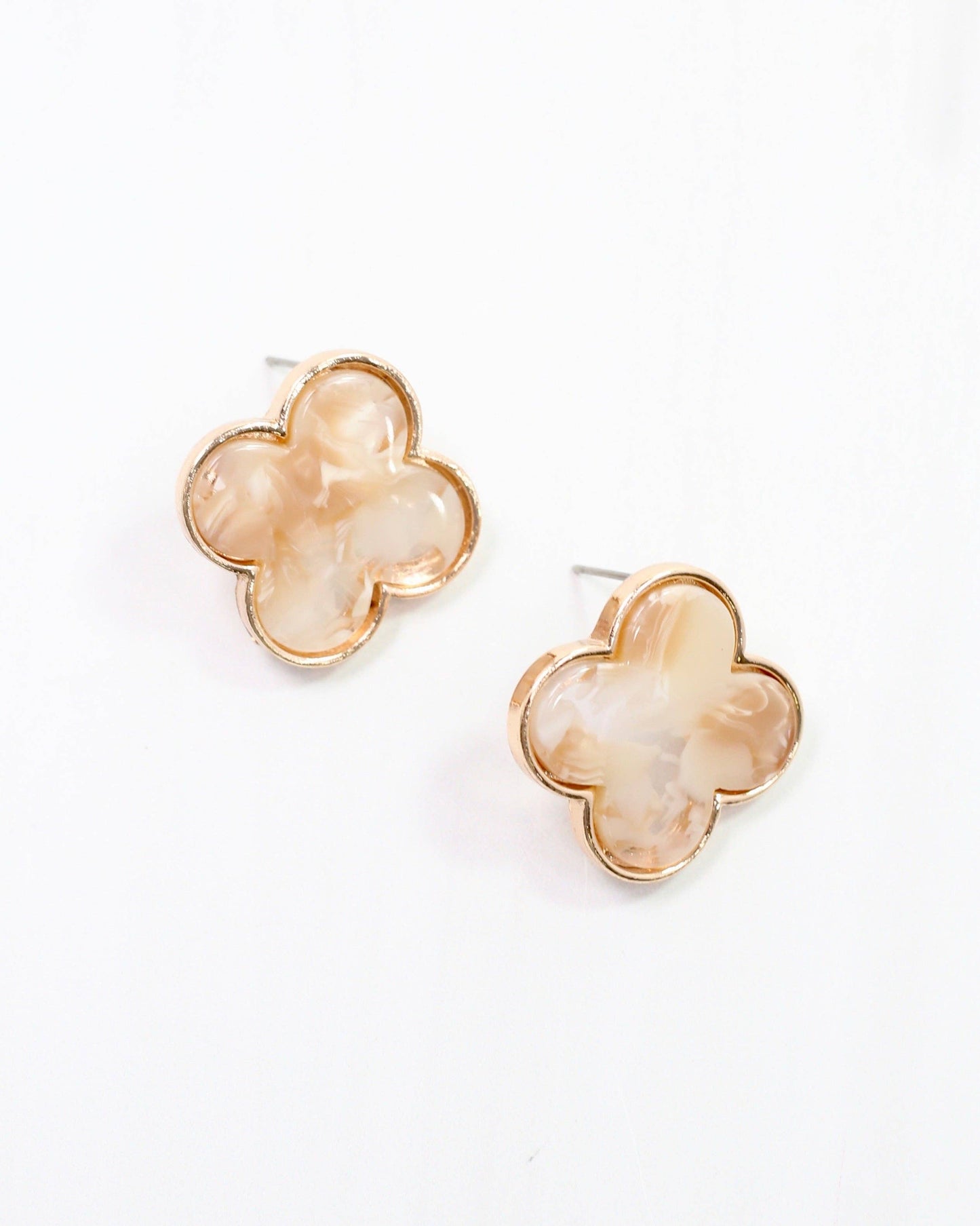 Mazie Clover Stud Earring Natural: Default
