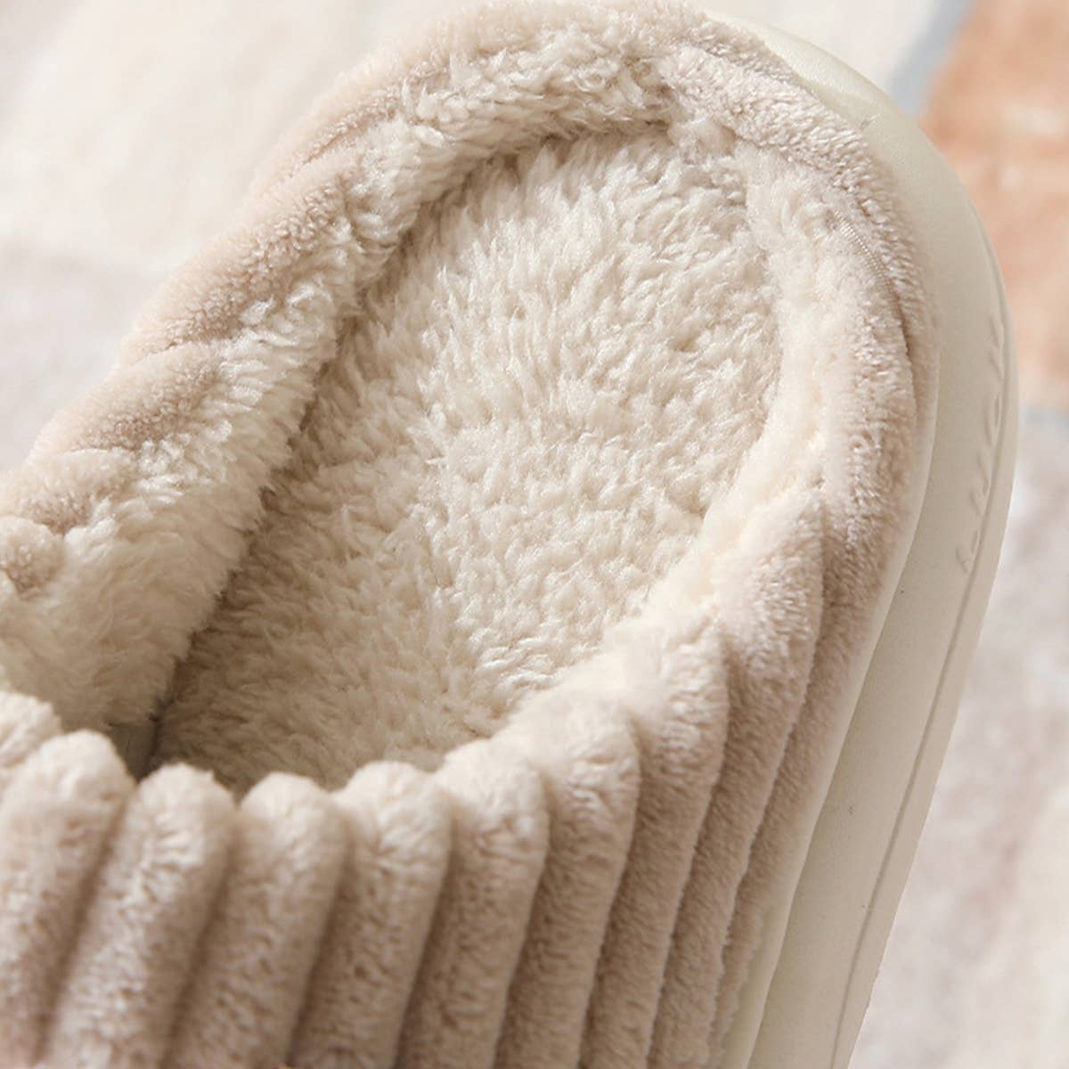 CHECKERED FUZZY WARMIES SLIPPERS_CWSHS0270: White / (6) 1