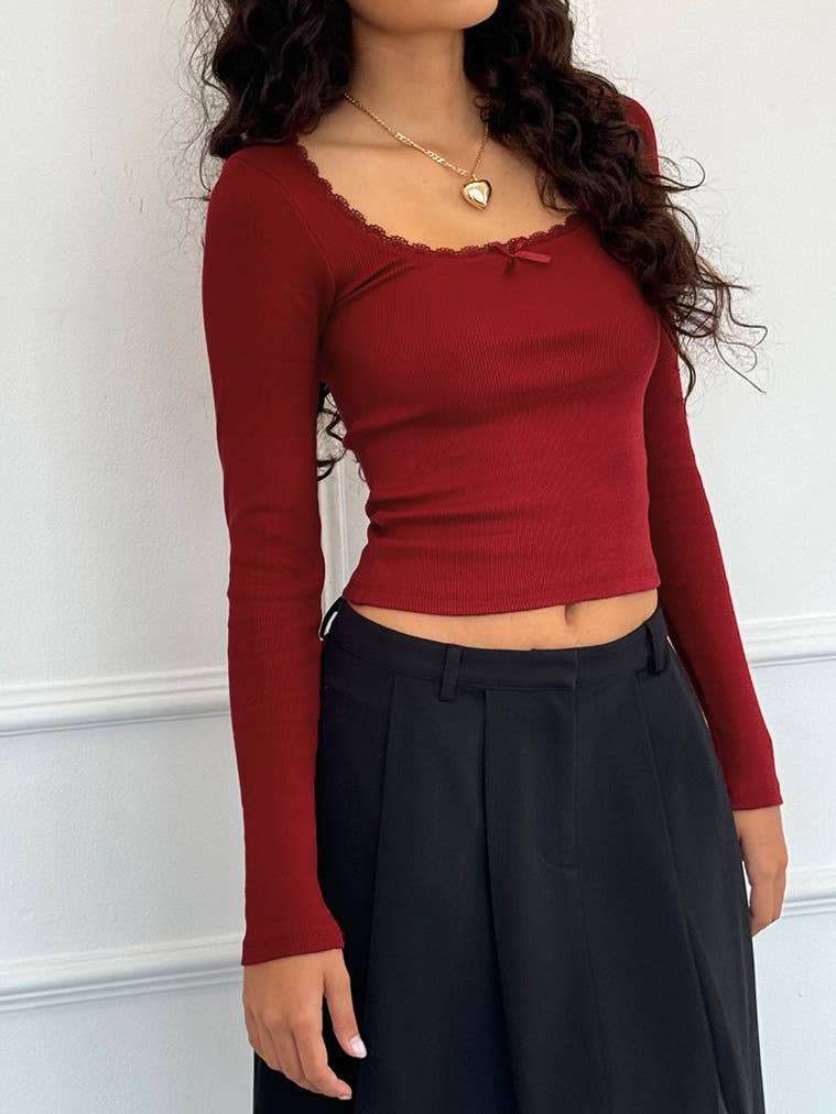 Slimming Lace Patchwork U-Neck Top: Red