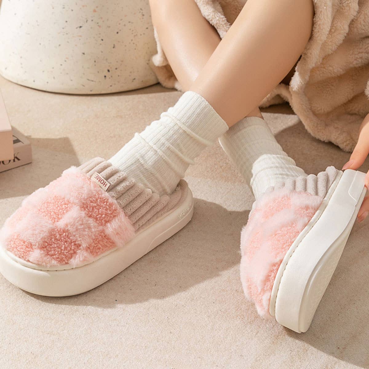 CHECKERED FUZZY WARMIES SLIPPERS_CWSHS0270: White / (7) 1