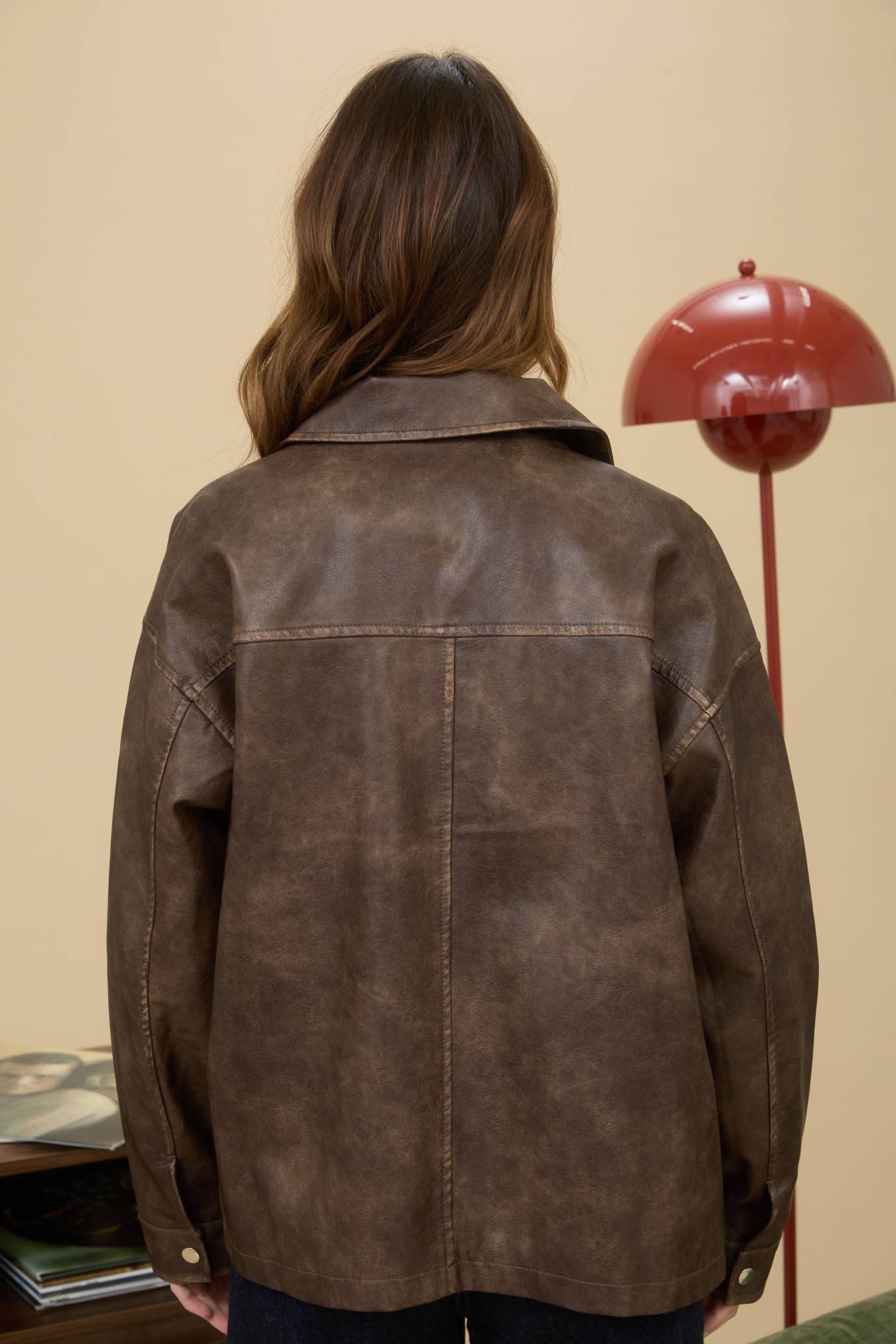 WASHED FAUX LEATHER COLLARED ZIP-UP JACKET : BROWN