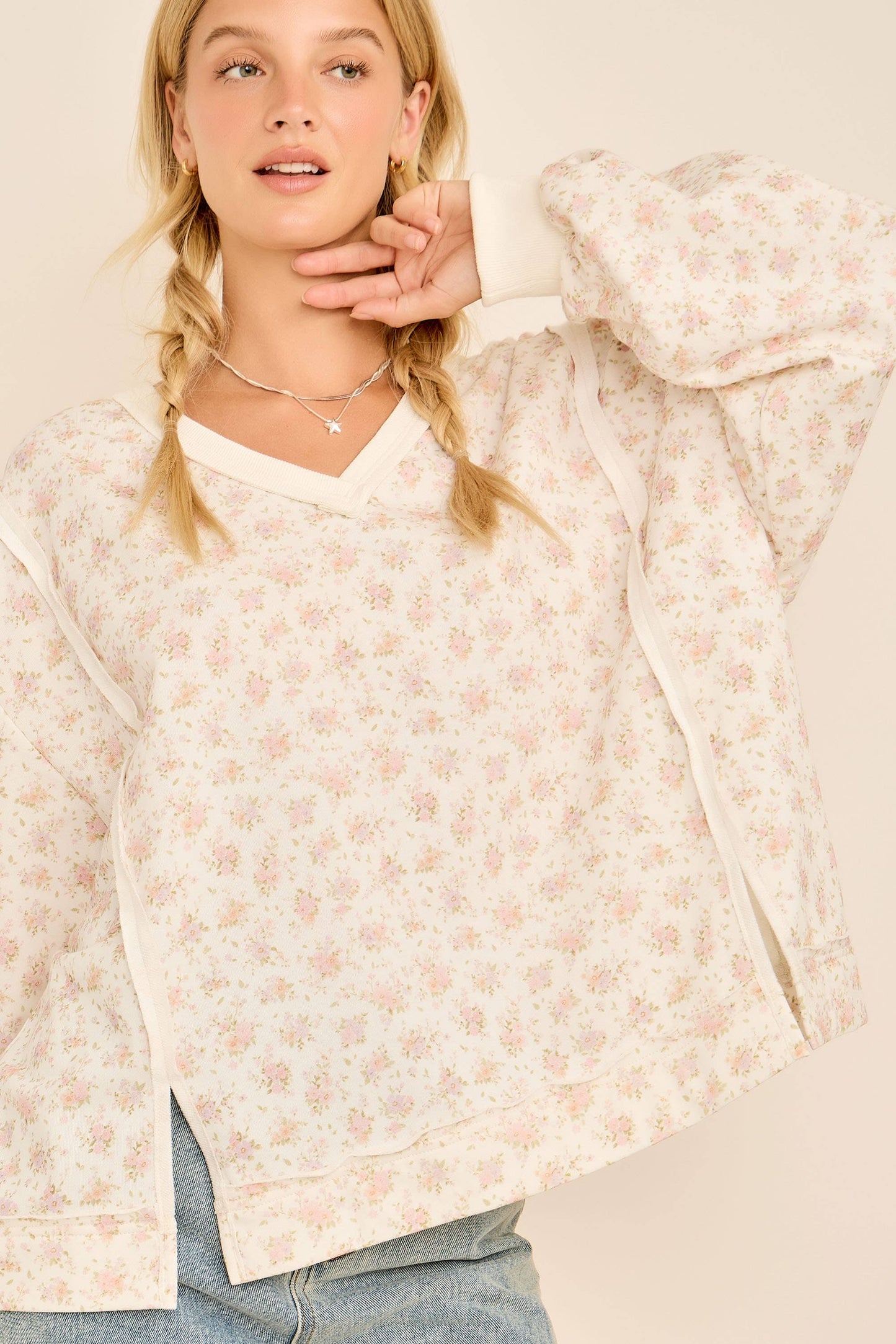 Oversized Floral Print V-Neck Long Sleeve Sweatshirt: IVORY