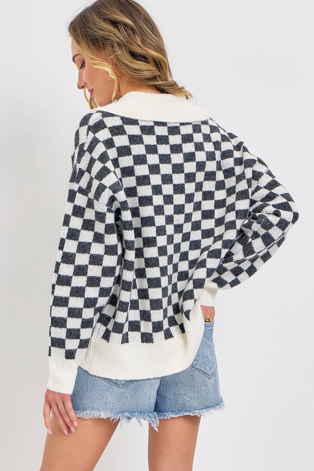 PLAID HALF BUTTONED COLLARED SWEATER: Pink / Contemporary / M