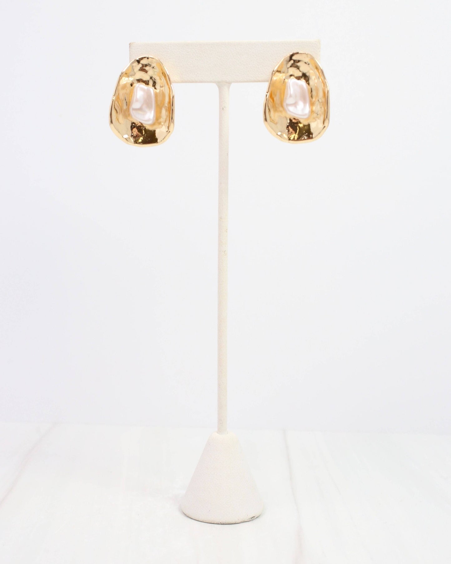 Dauphine Gold and Pearl Post Earring Gold: Default