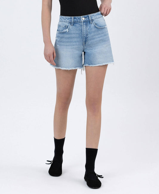 HIGH RISE BOYFRIEND DENIM SHORTS T6750: CLASSY