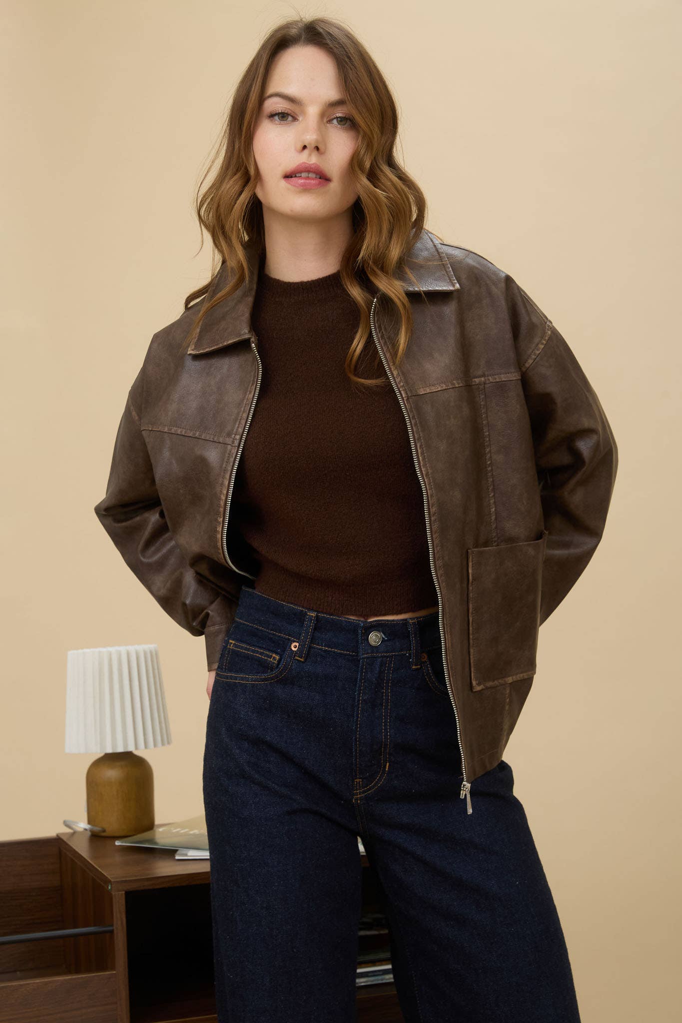 WASHED FAUX LEATHER COLLARED ZIP-UP JACKET : BROWN