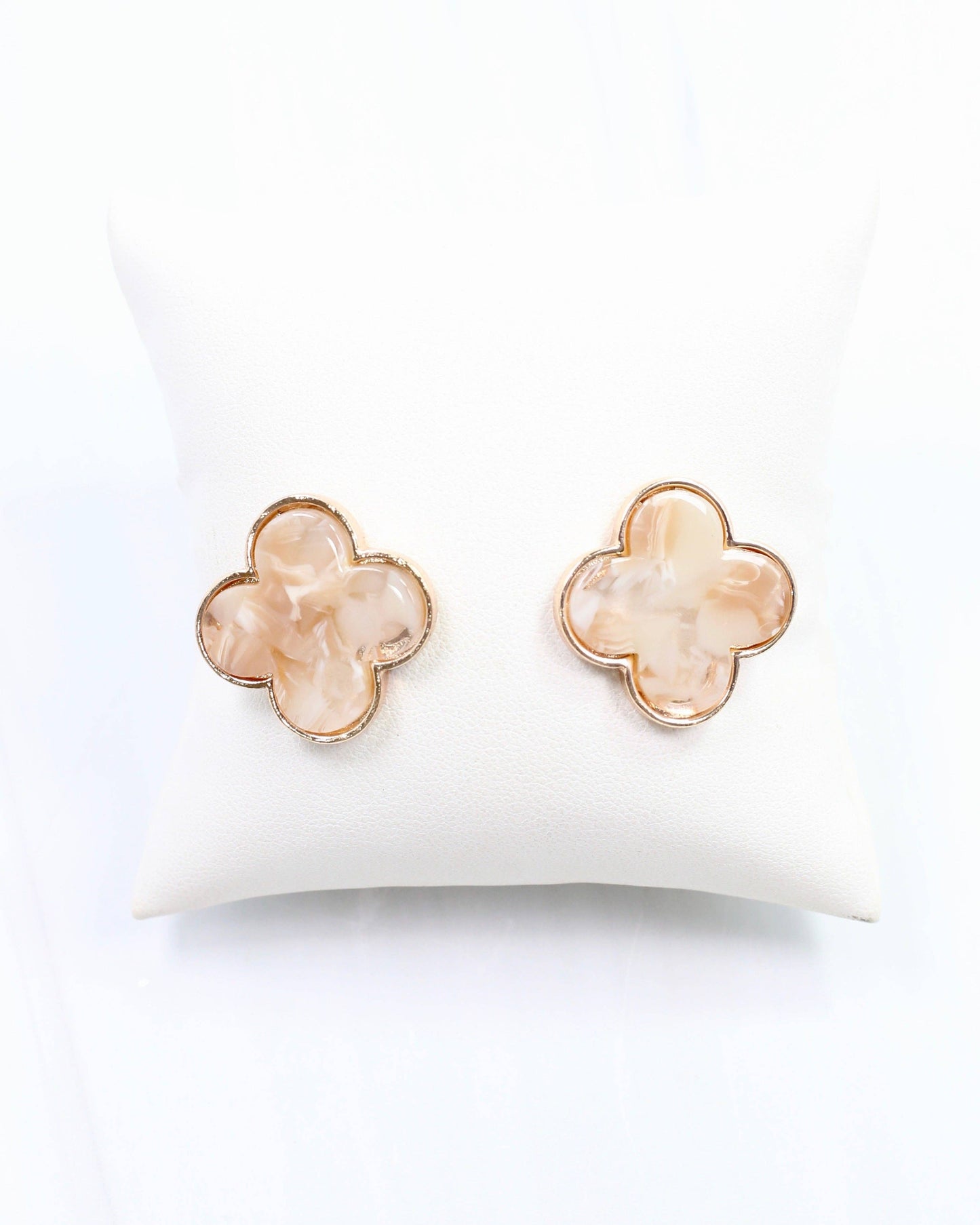 Mazie Clover Stud Earring Natural: Default