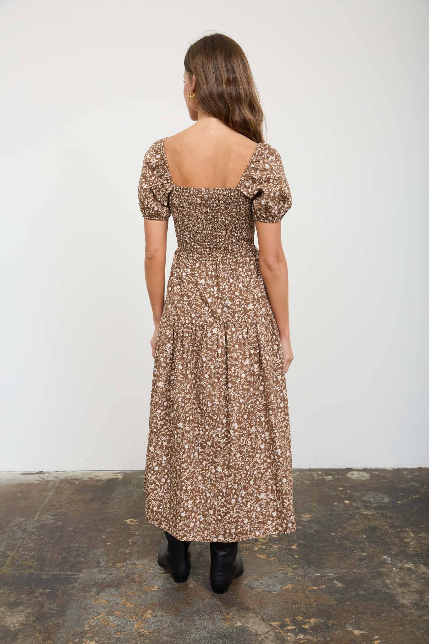 PRE-ORDER 8/09-FLORAL SMOCKED SQUARE NECK PUFF SLEEVE MIDI DRESS: BROWN
