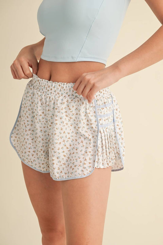Ditsy Print On Point Shorts: White Ditsy