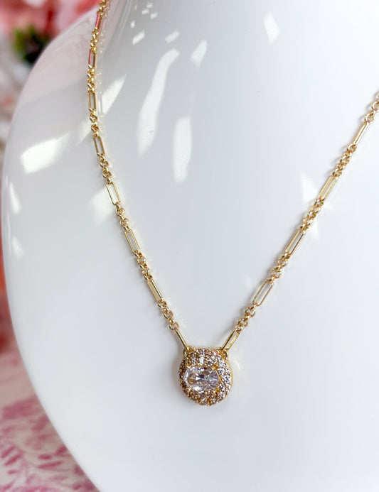 Bella Short Pendant Necklace