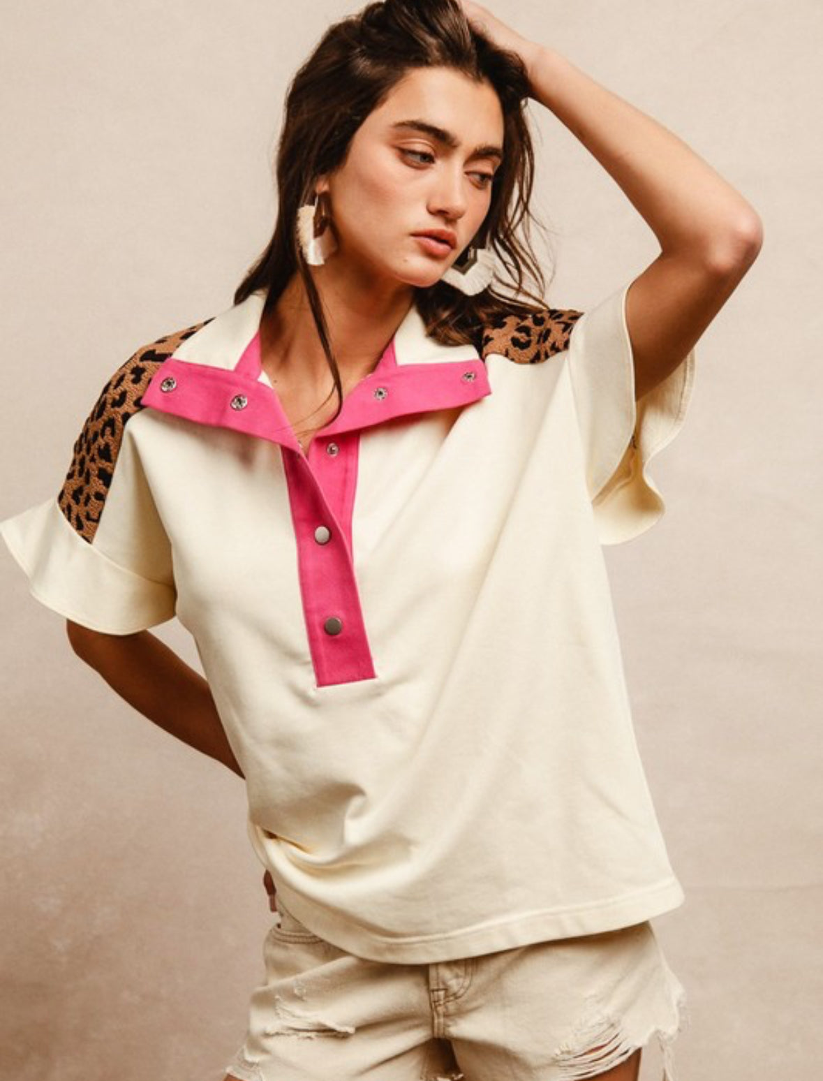 BiBi Contrast Placket Flutter Sleeve Top