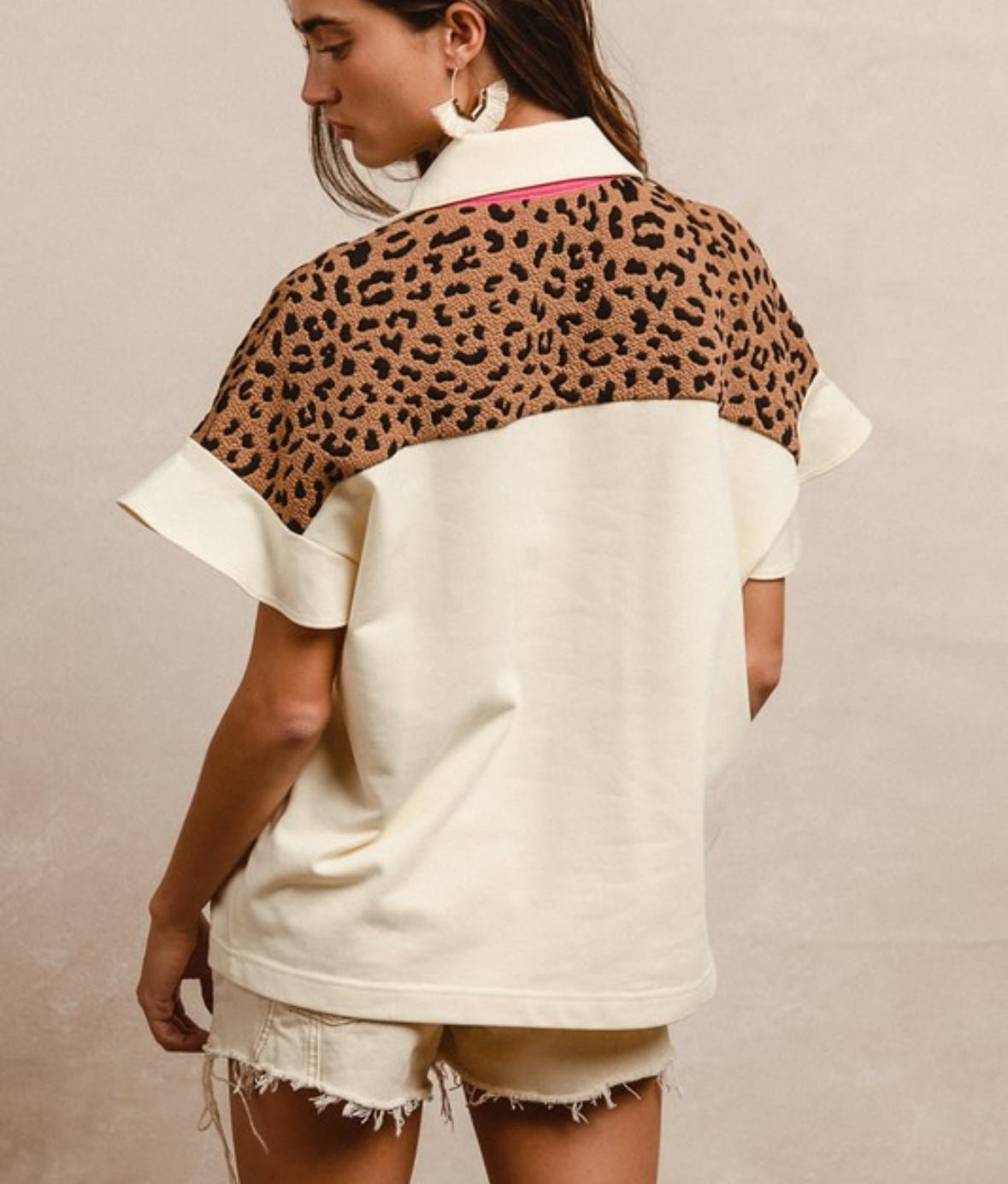 BiBi Contrast Placket Flutter Sleeve Top