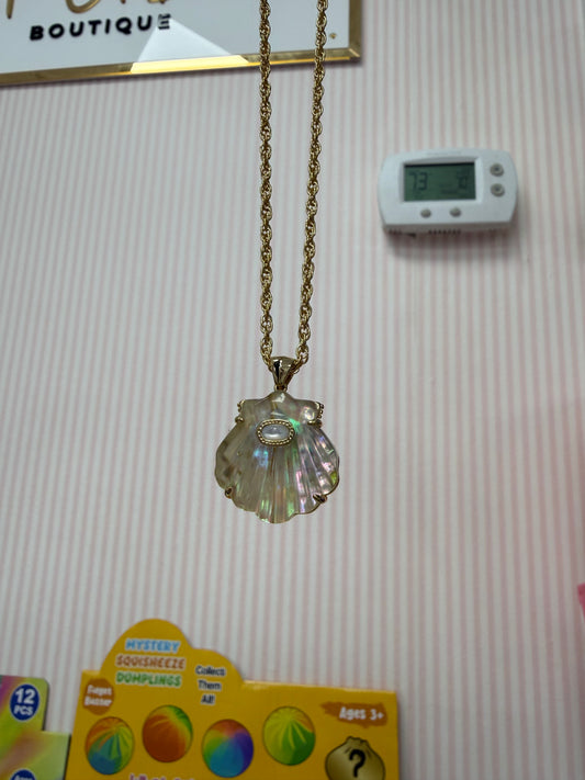 Lucia Shell Pendant Gold KS