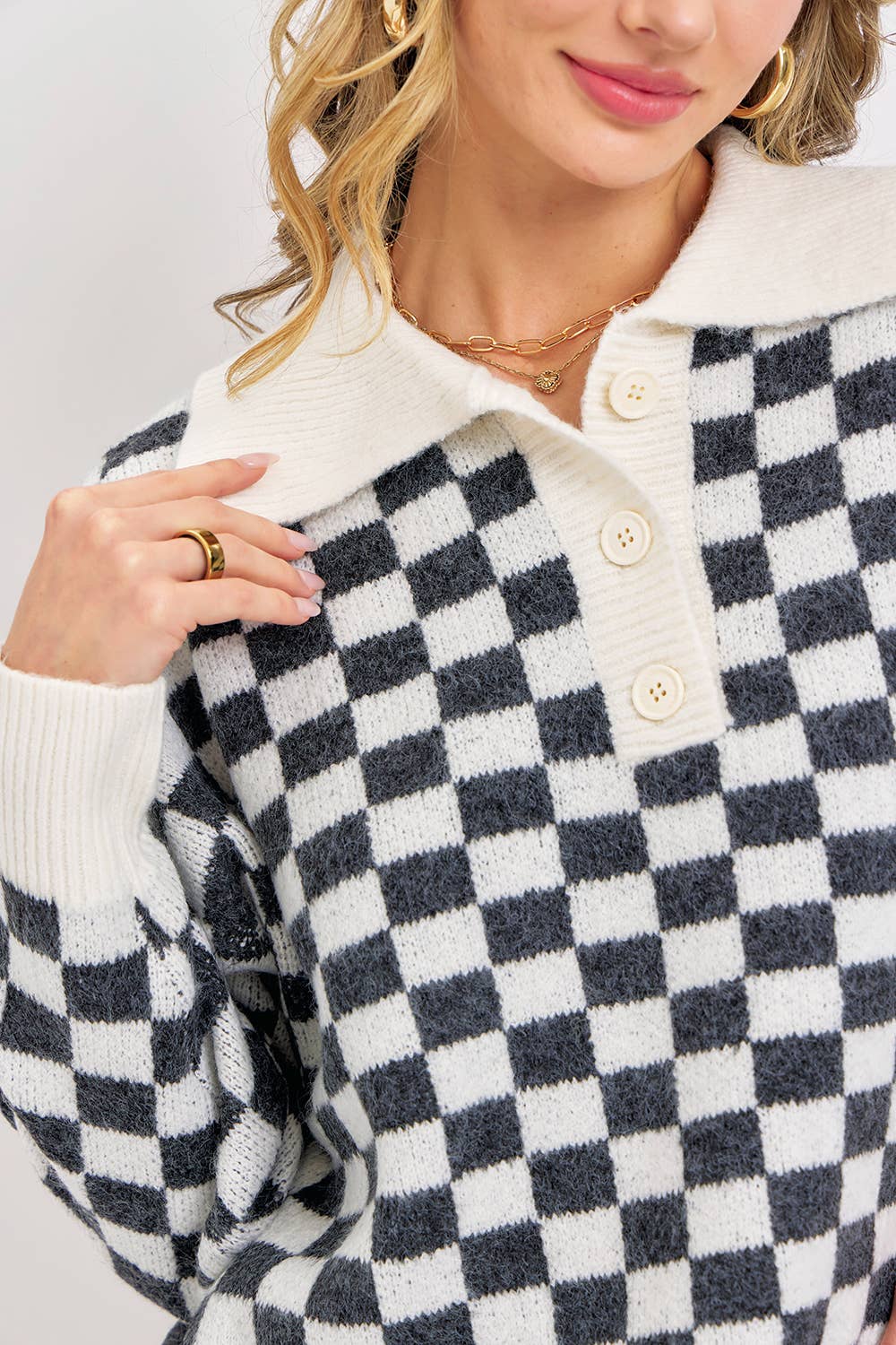 PLAID HALF BUTTONED COLLARED SWEATER: Pink / Contemporary / M