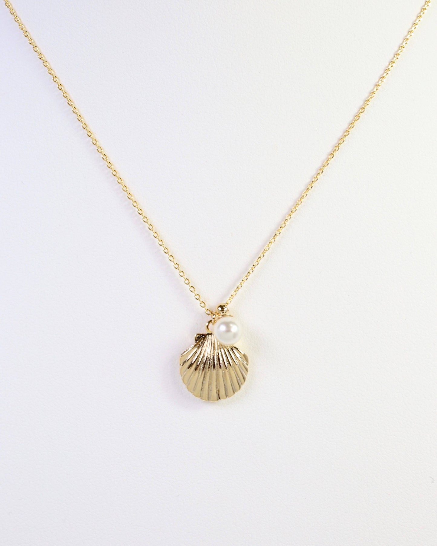 Irvington Shell with Pearl Necklace Gold